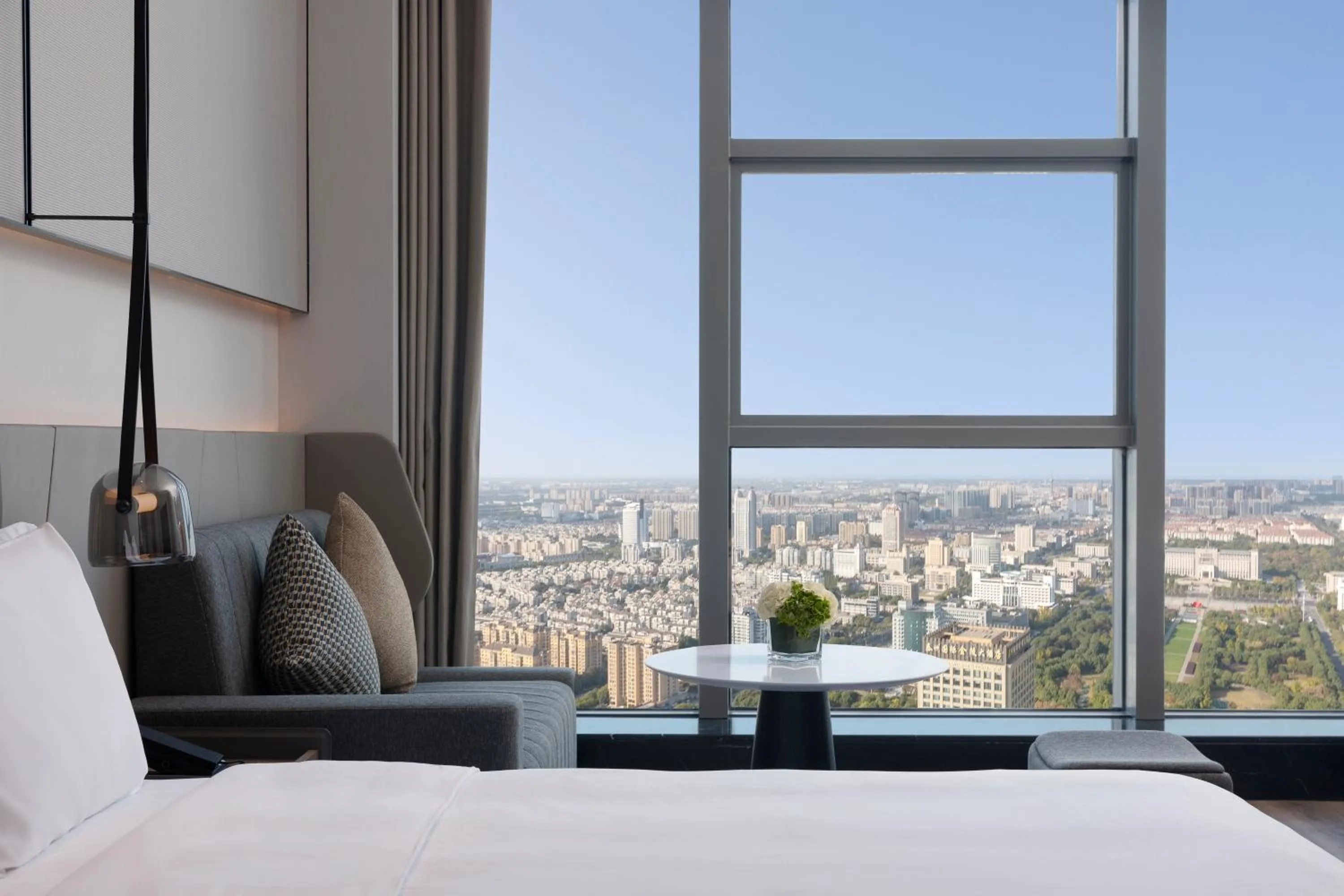 Bedroom, Bed in Crowne Plaza Taizhou City Center by IHG