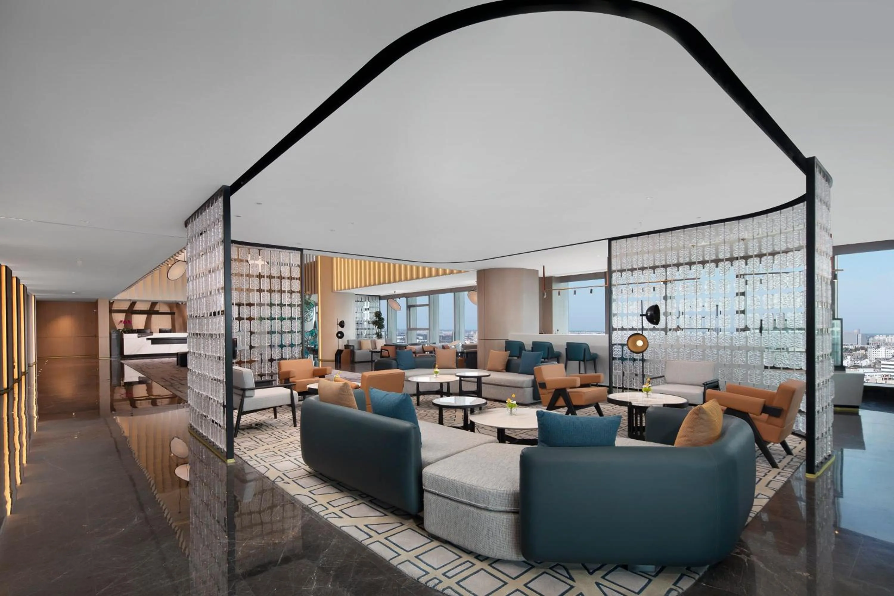 Lounge or bar in Crowne Plaza Taizhou City Center by IHG