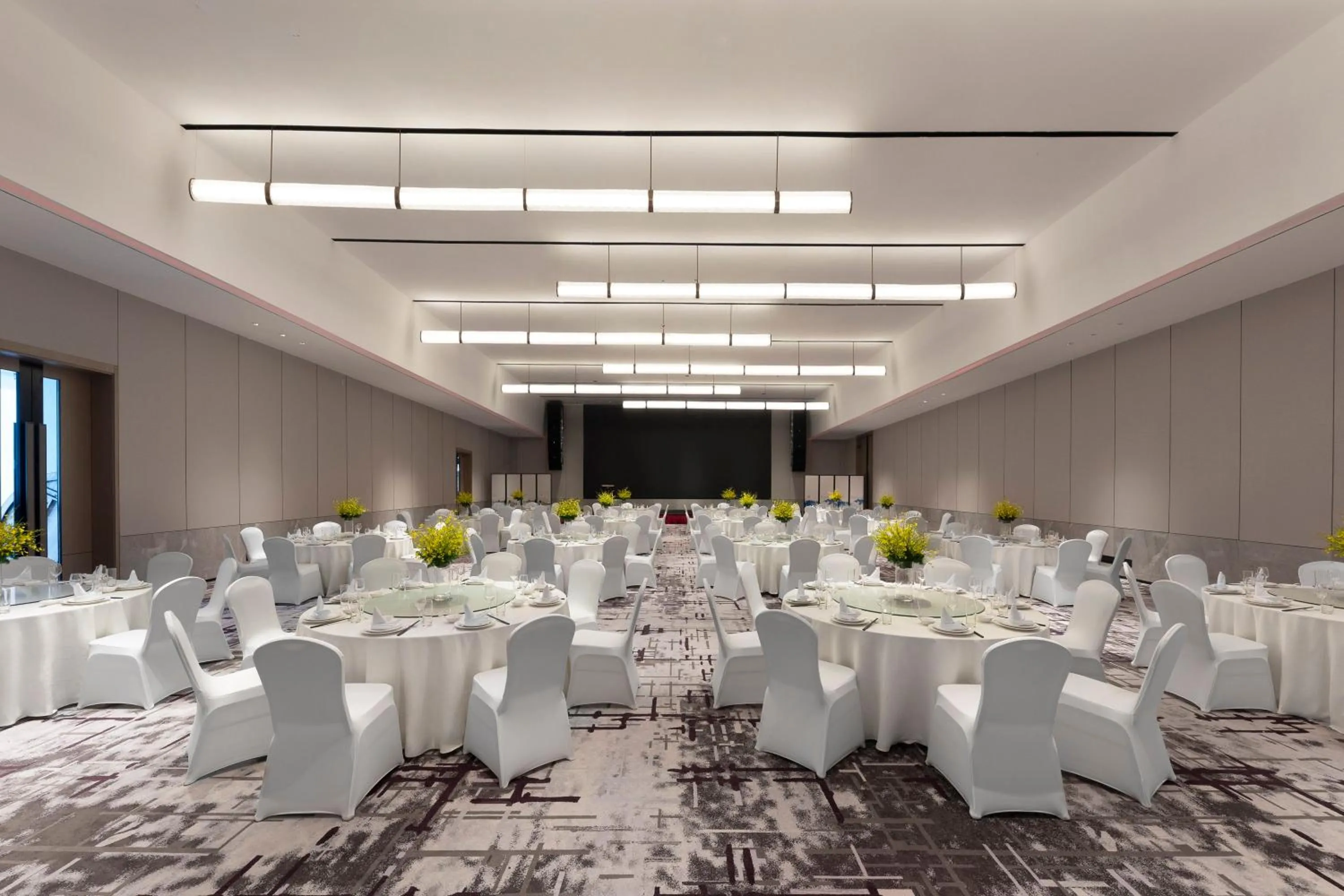 Meeting/conference room in Crowne Plaza Taizhou City Center by IHG