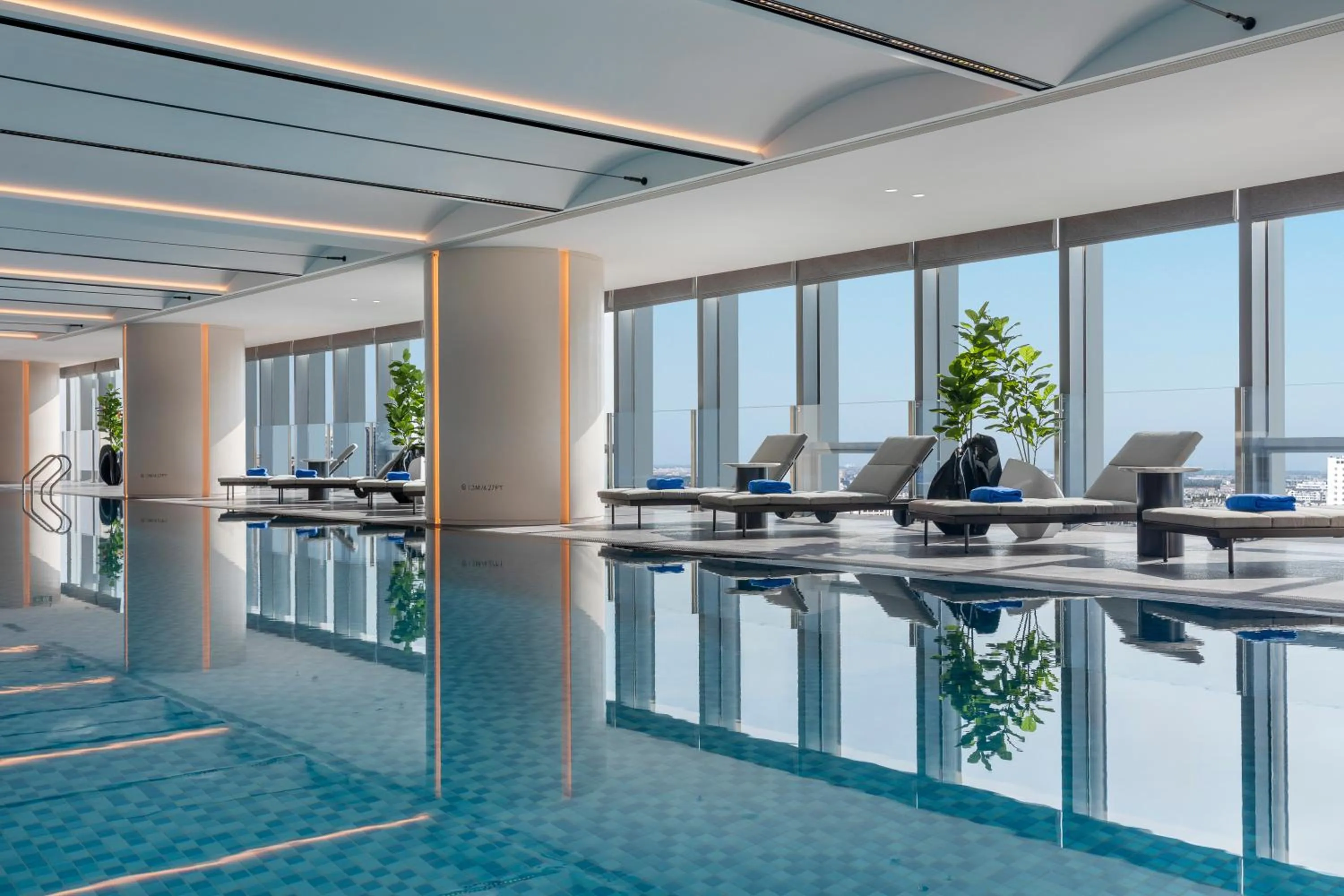 Swimming pool in Crowne Plaza Taizhou City Center by IHG