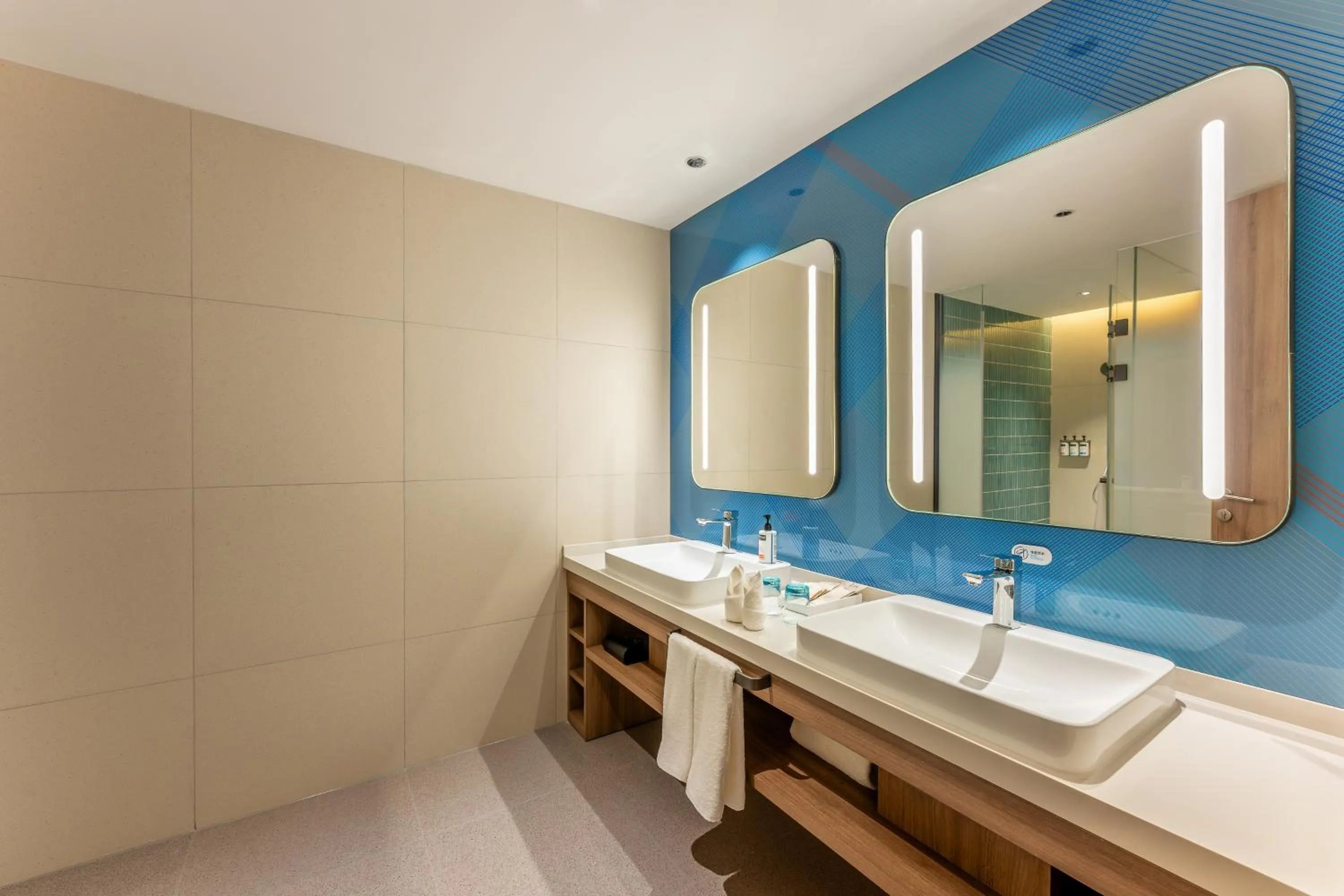 Bathroom in Holiday Inn Express Luoyang Longmen by IHG