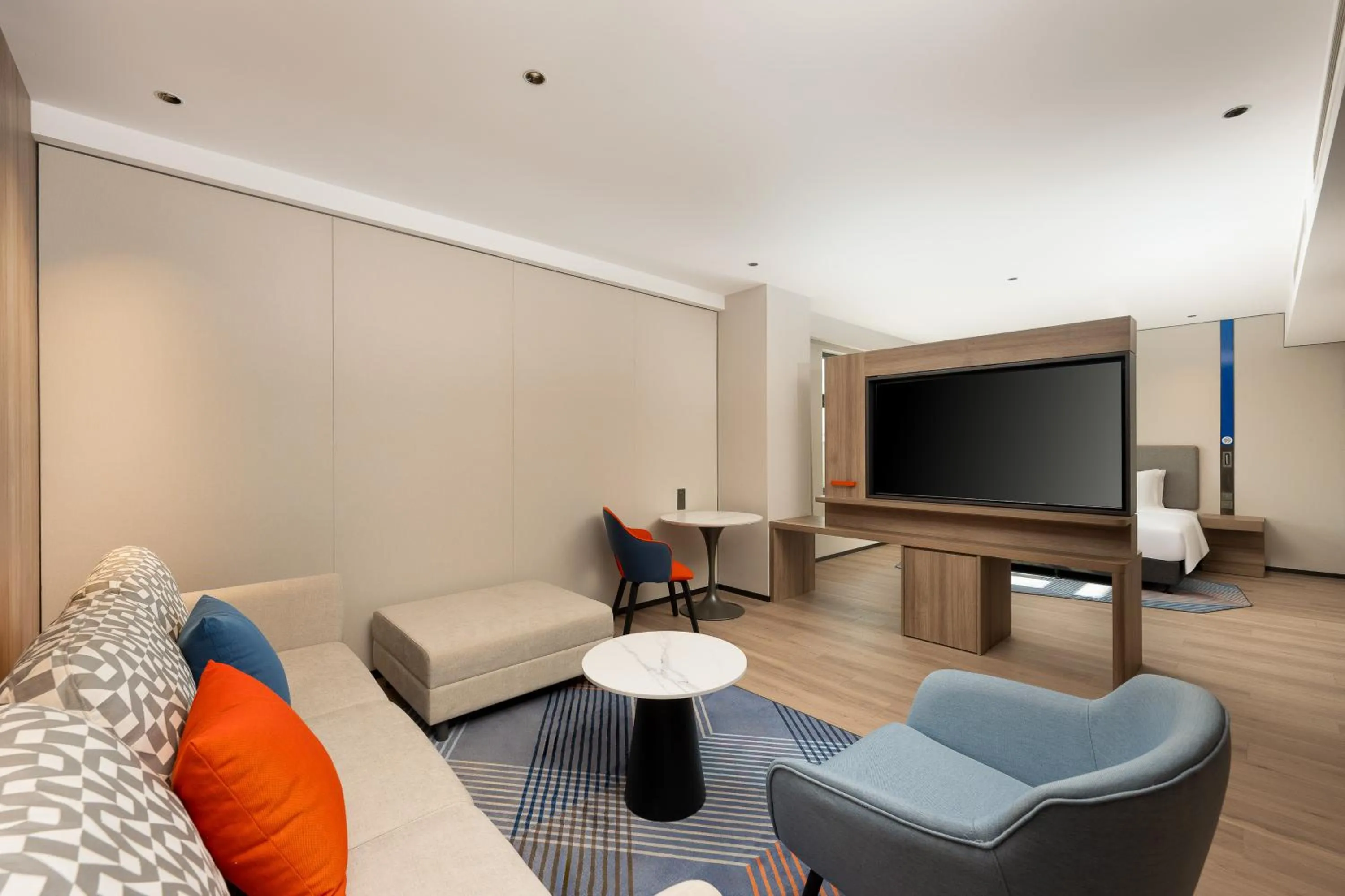 Living room in Holiday Inn Express Luoyang Longmen by IHG