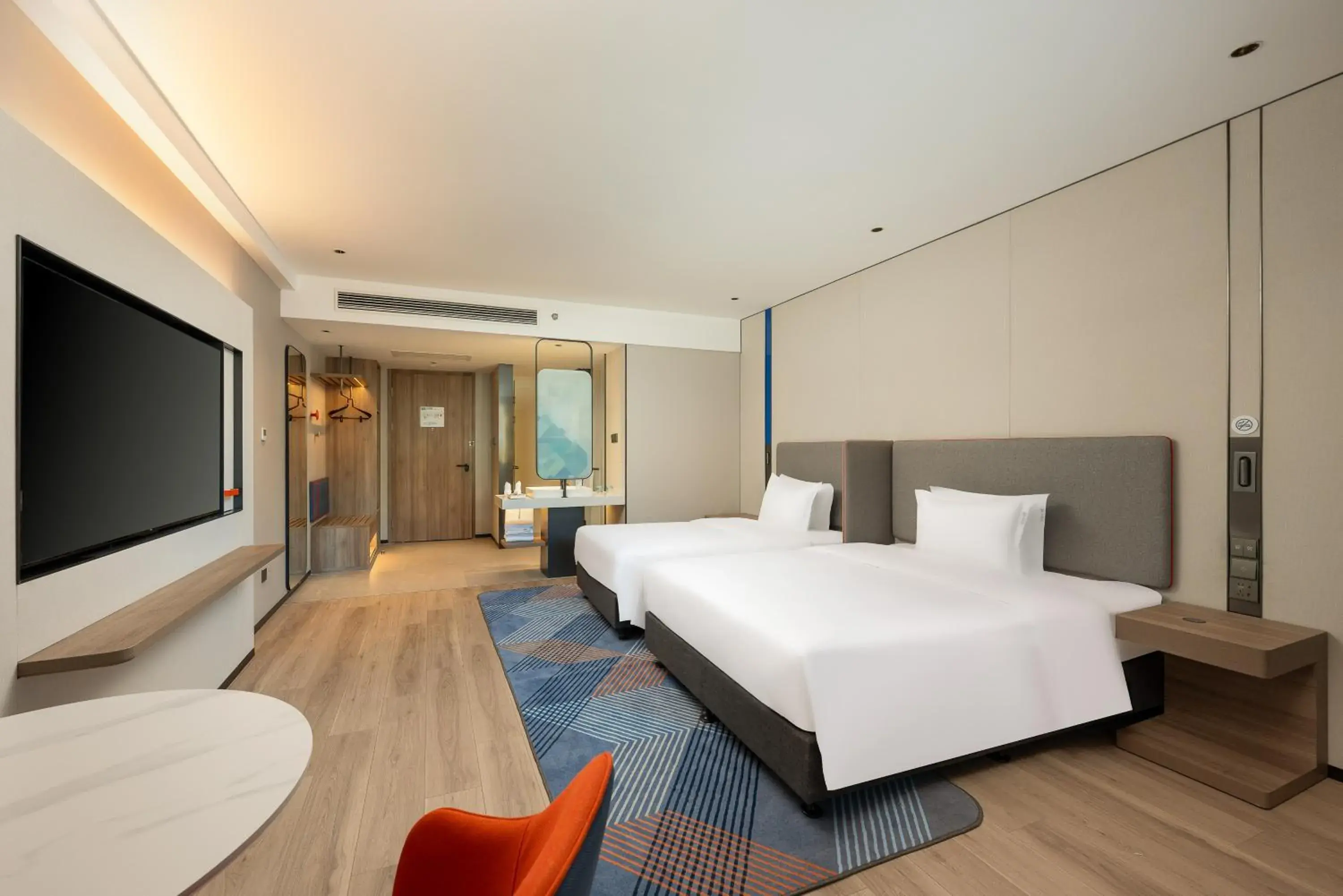 Standard Double Room with Two Double Beds in Holiday Inn Express Luoyang Longmen by IHG Standard Double Room with Two Double Beds in Holiday Inn Express Luoyang Longmen by IHG