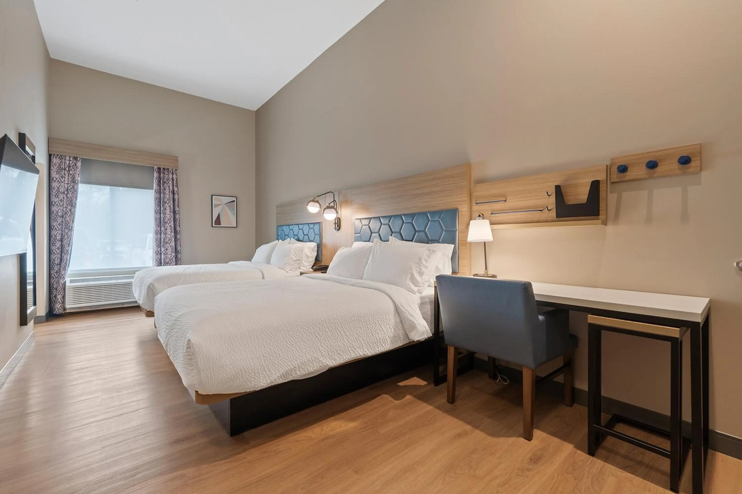 Photo of the whole room, Bed in Candlewood Suites Perry-National Fairground Area by IHG