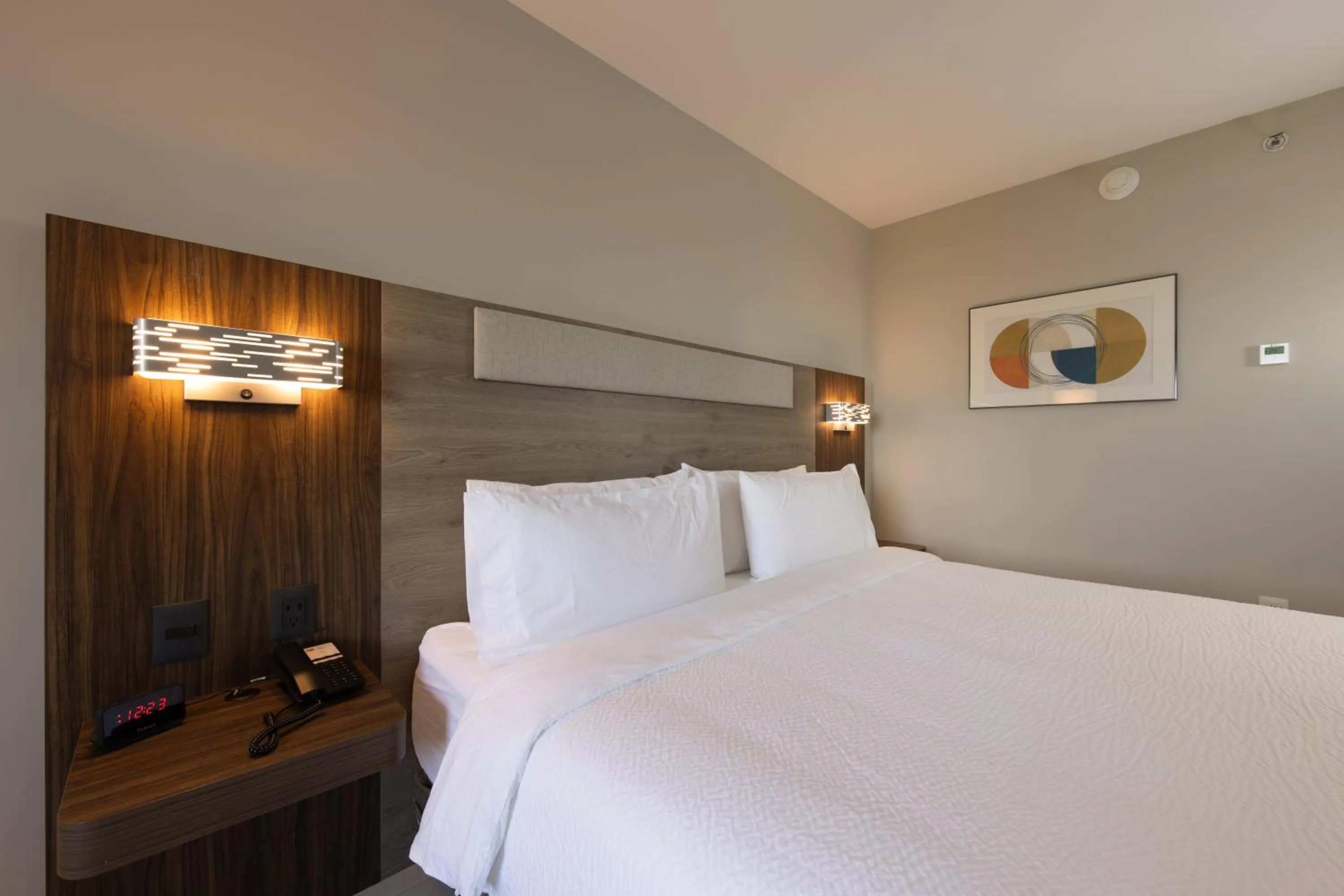Bed in Holiday Inn Express & Suites Mazatlan by IHG