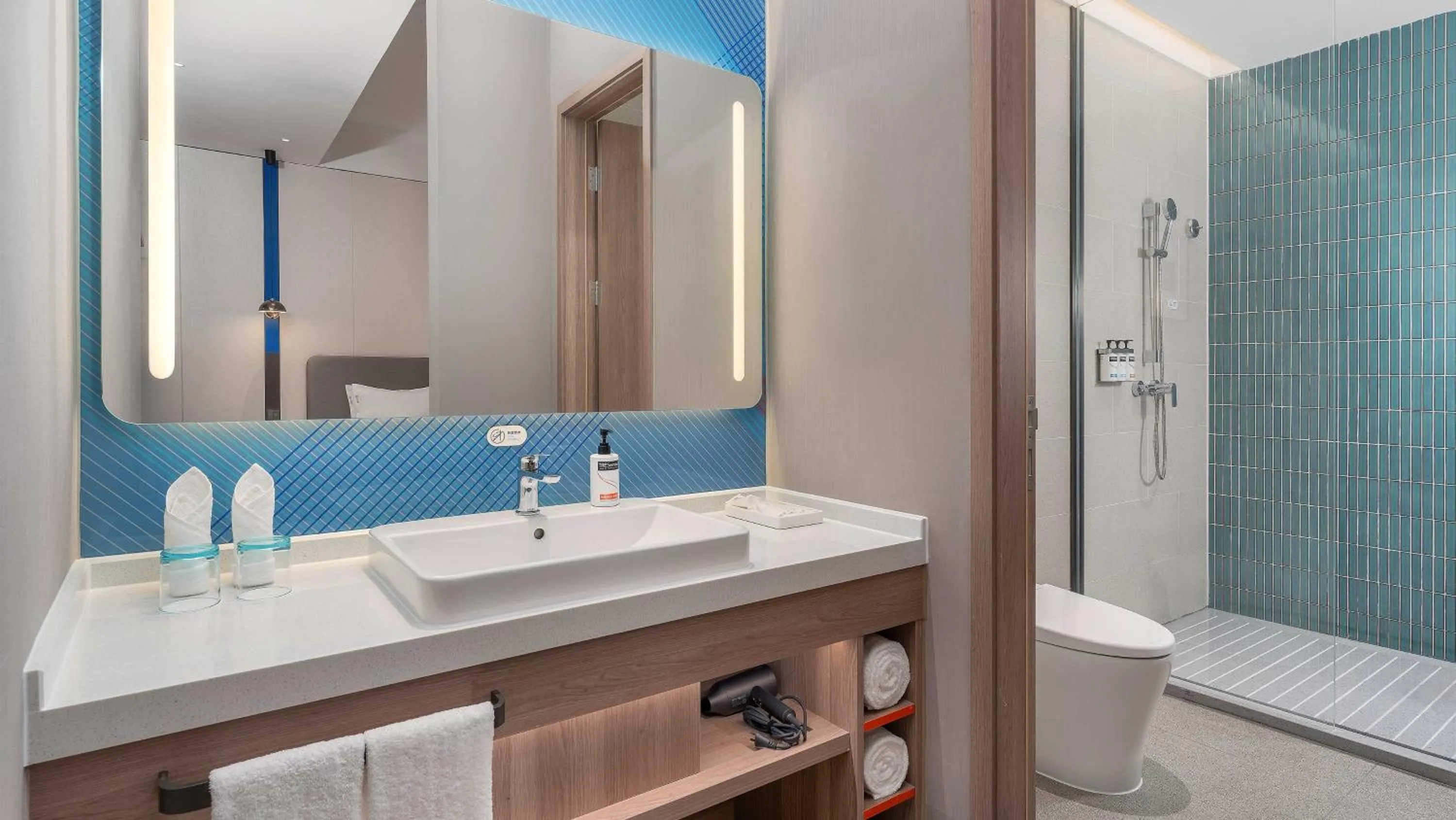 Shower in Holiday Inn Express Wuhan East Lake by IHG