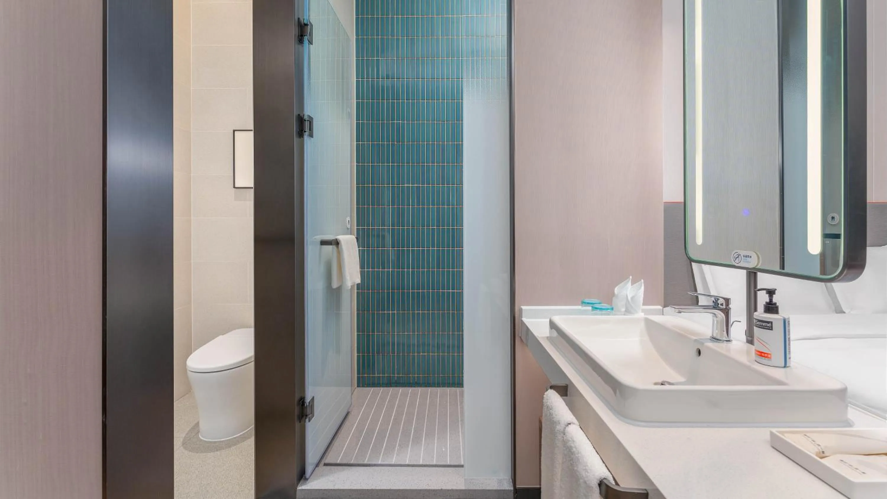 Shower in Holiday Inn Express Wuhan East Lake by IHG