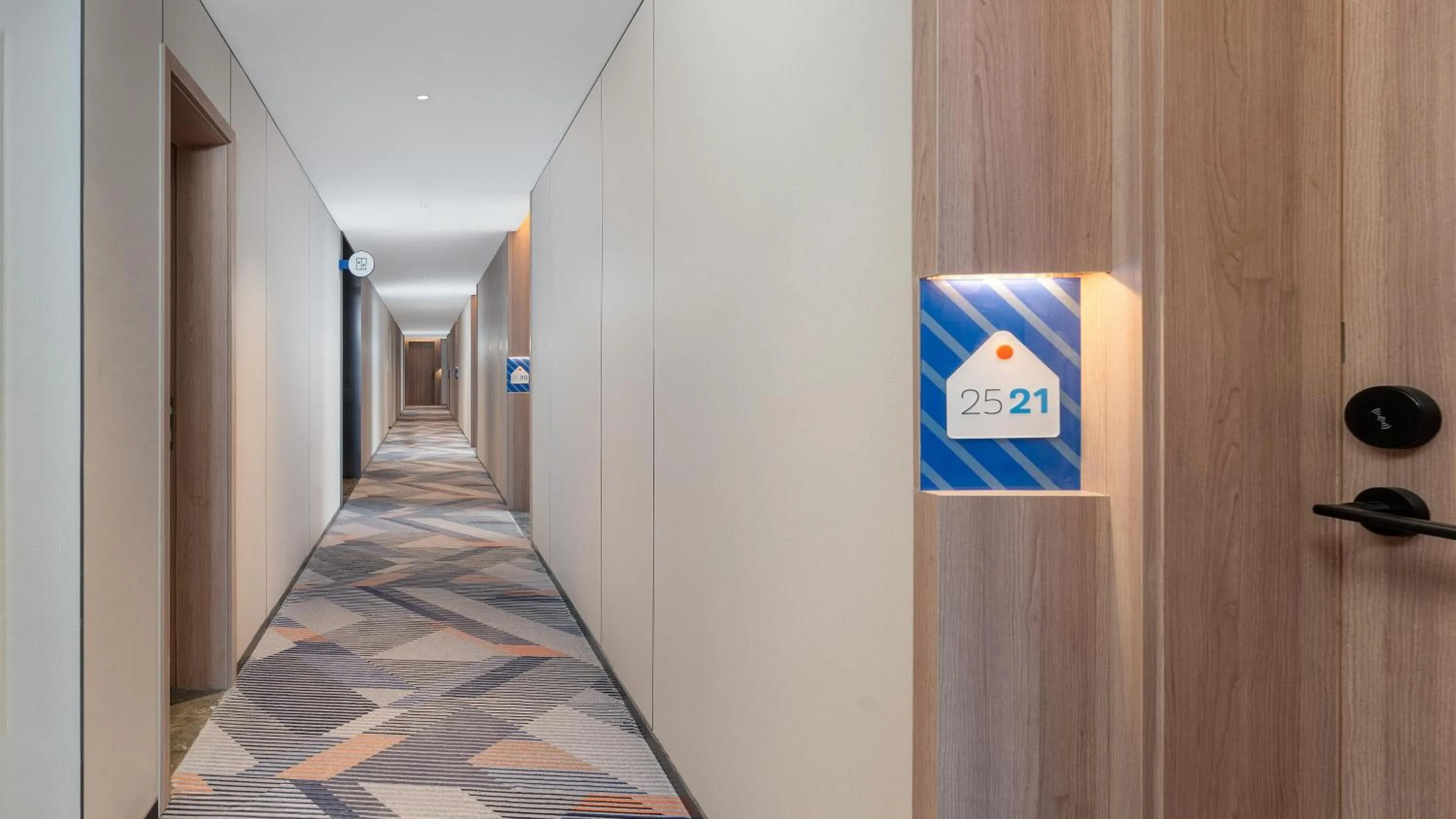 Decorative detail in Holiday Inn Express Wuhan East Lake by IHG