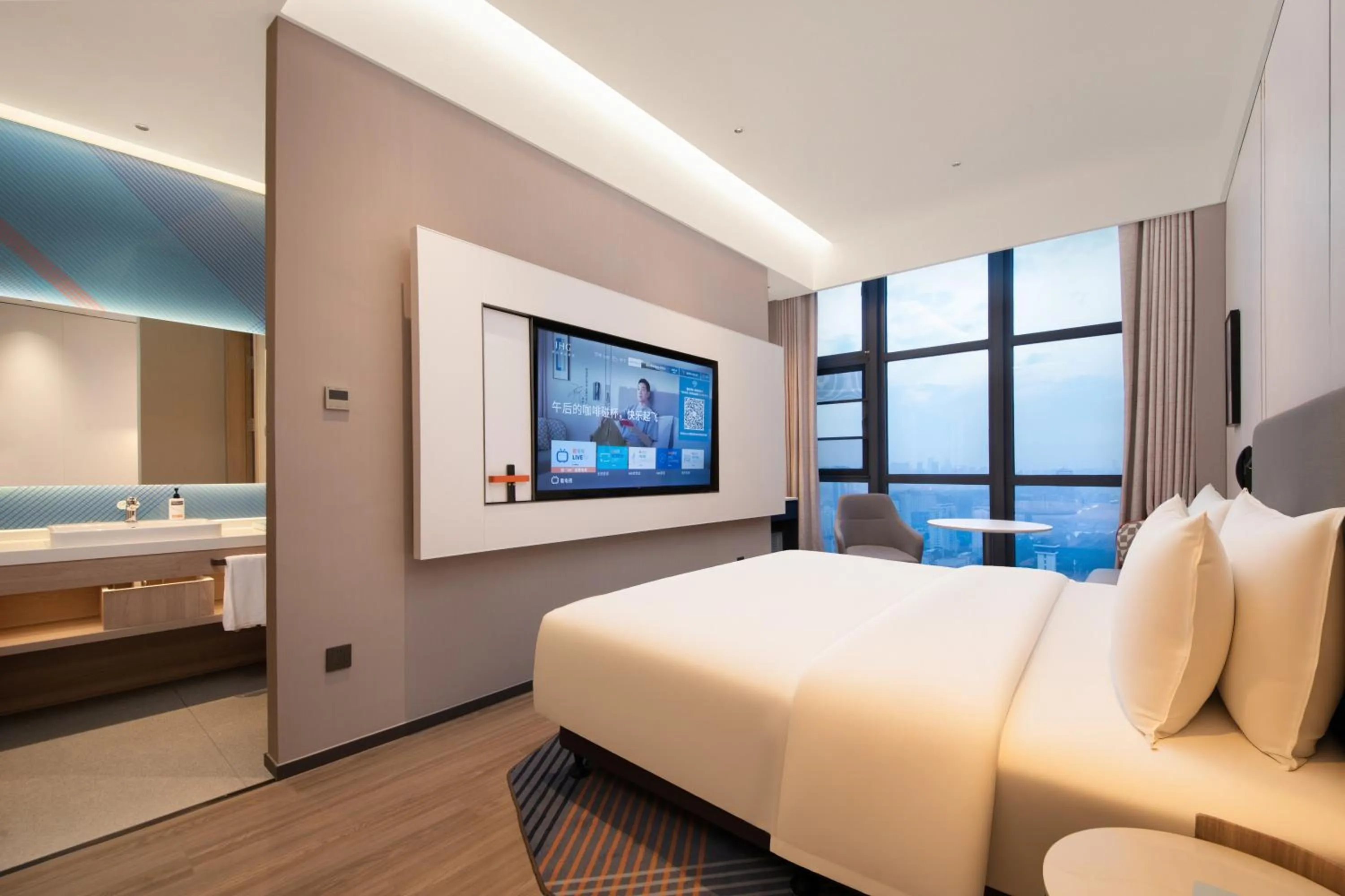 Bed in Holiday Inn Express Wuhan East Lake by IHG