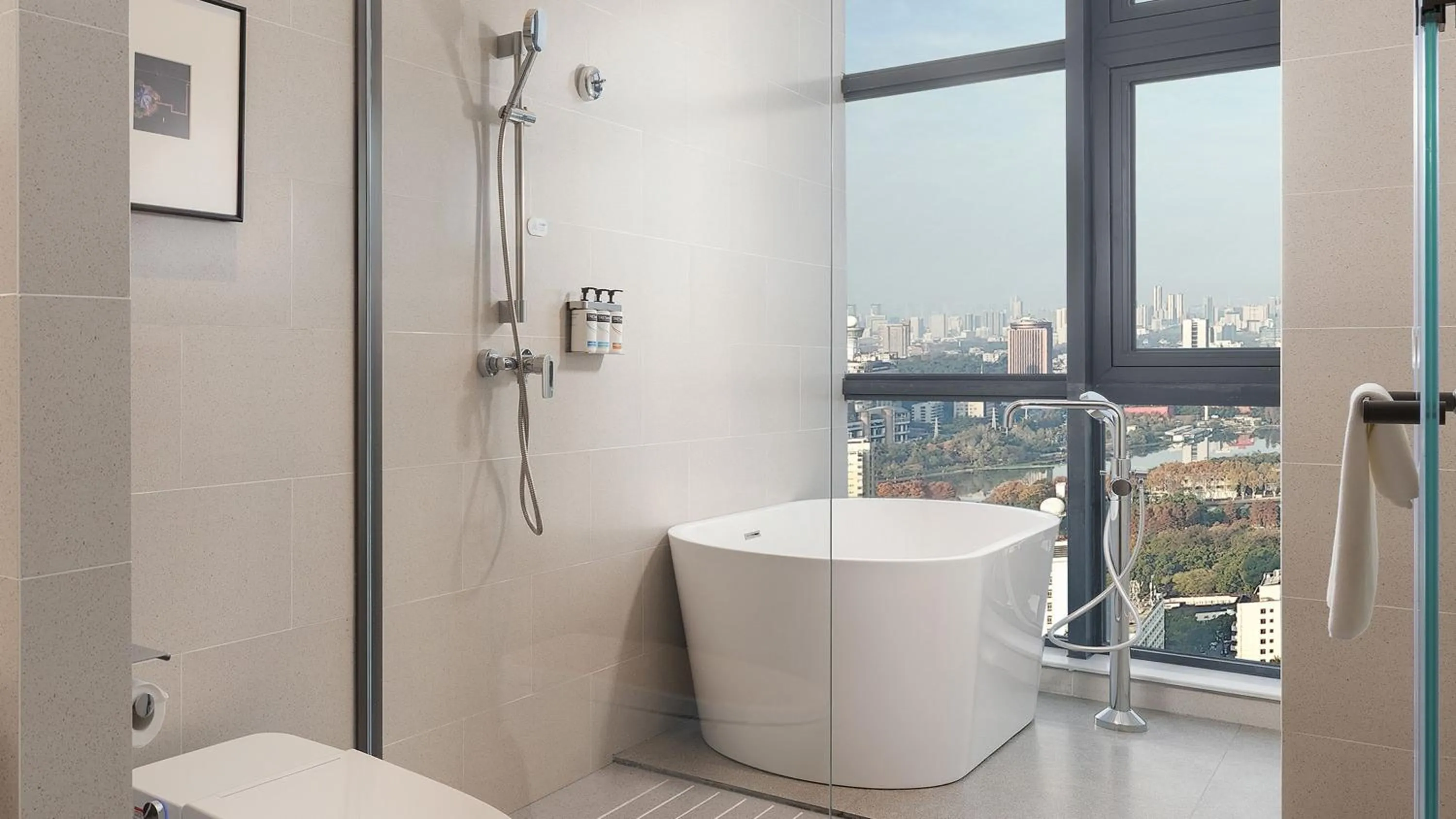 Photo of the whole room in Holiday Inn Express Wuhan East Lake by IHG