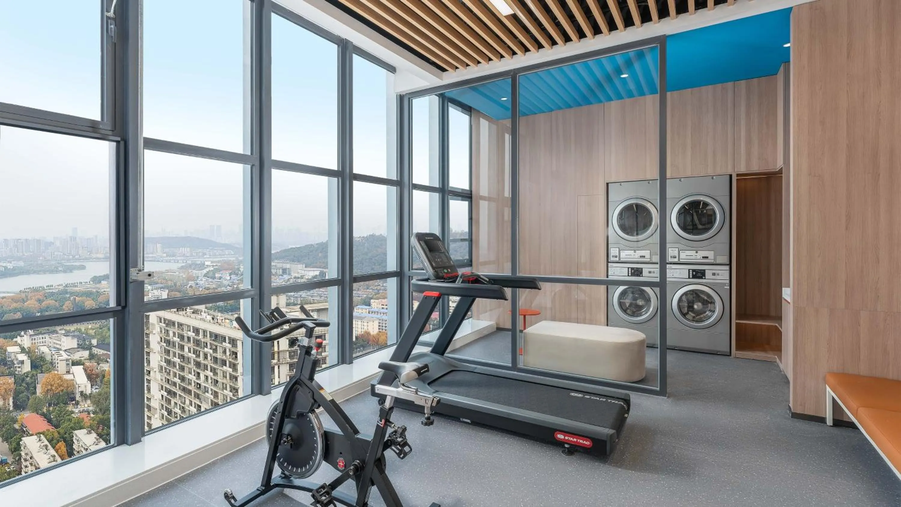 Spa and wellness centre/facilities in Holiday Inn Express Wuhan East Lake by IHG