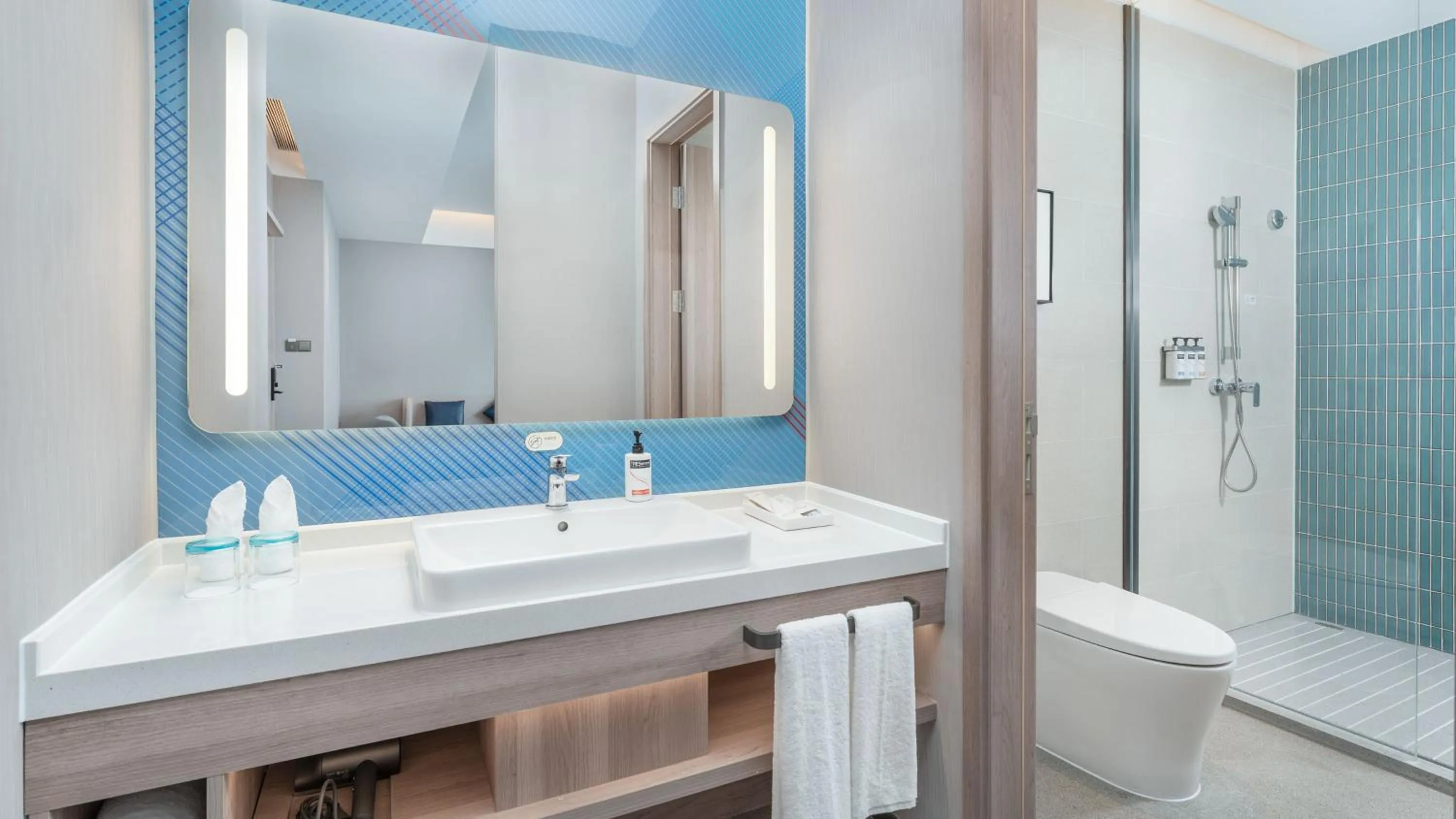 Shower in Holiday Inn Express Wuhan East Lake by IHG