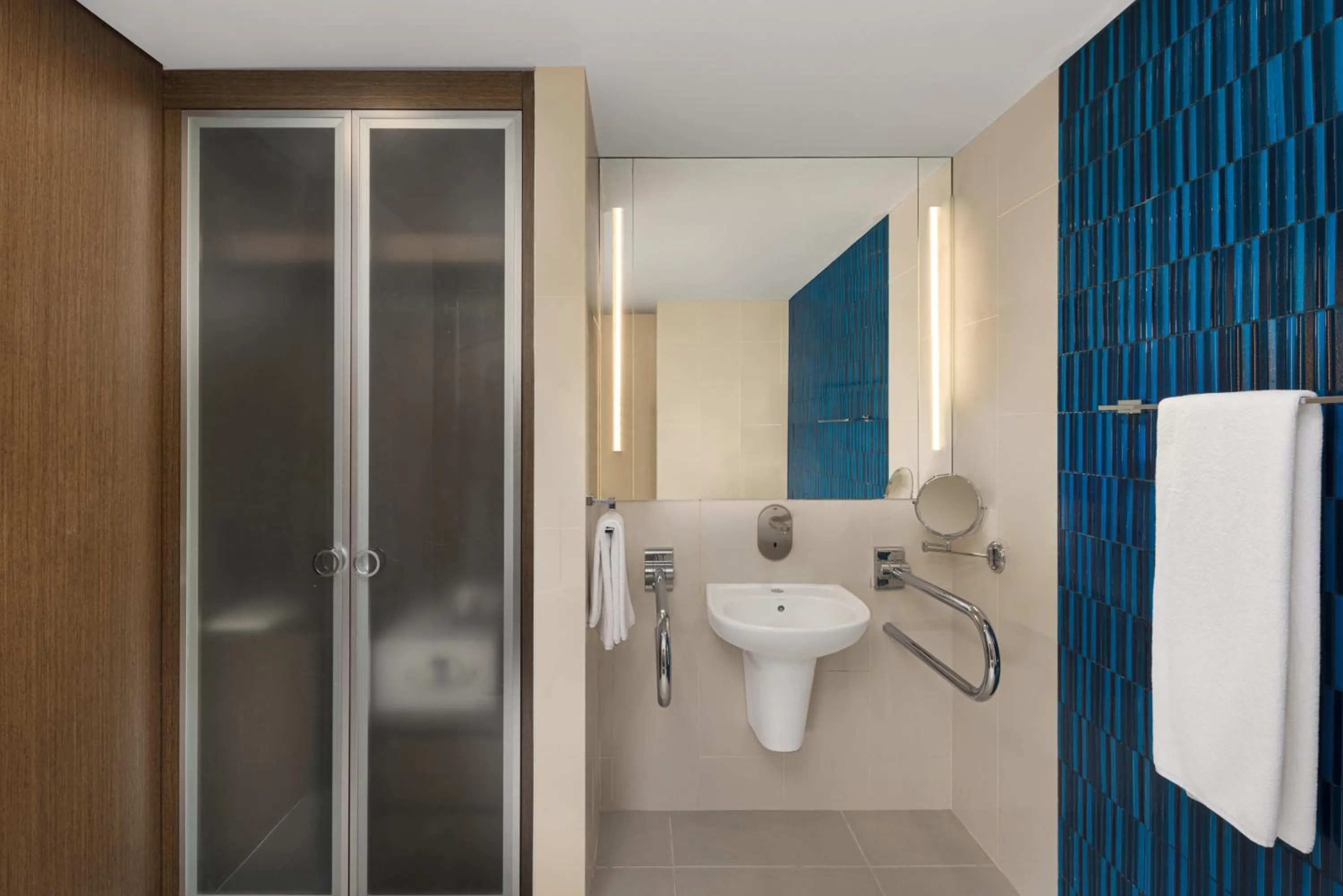 Shower in Radisson Hotel Kandy