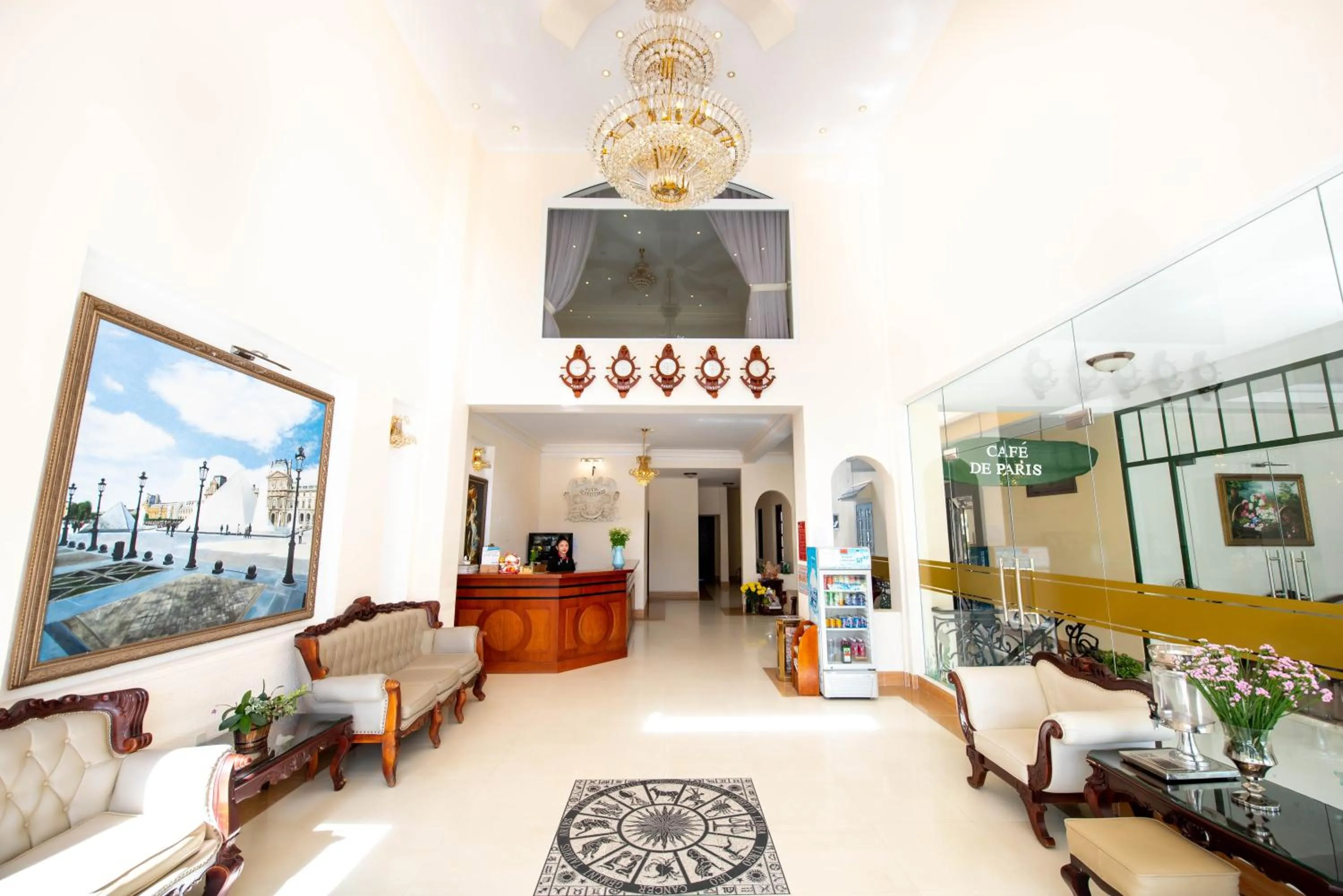 Lobby or reception in Le Petit Paris Dalat Hotel