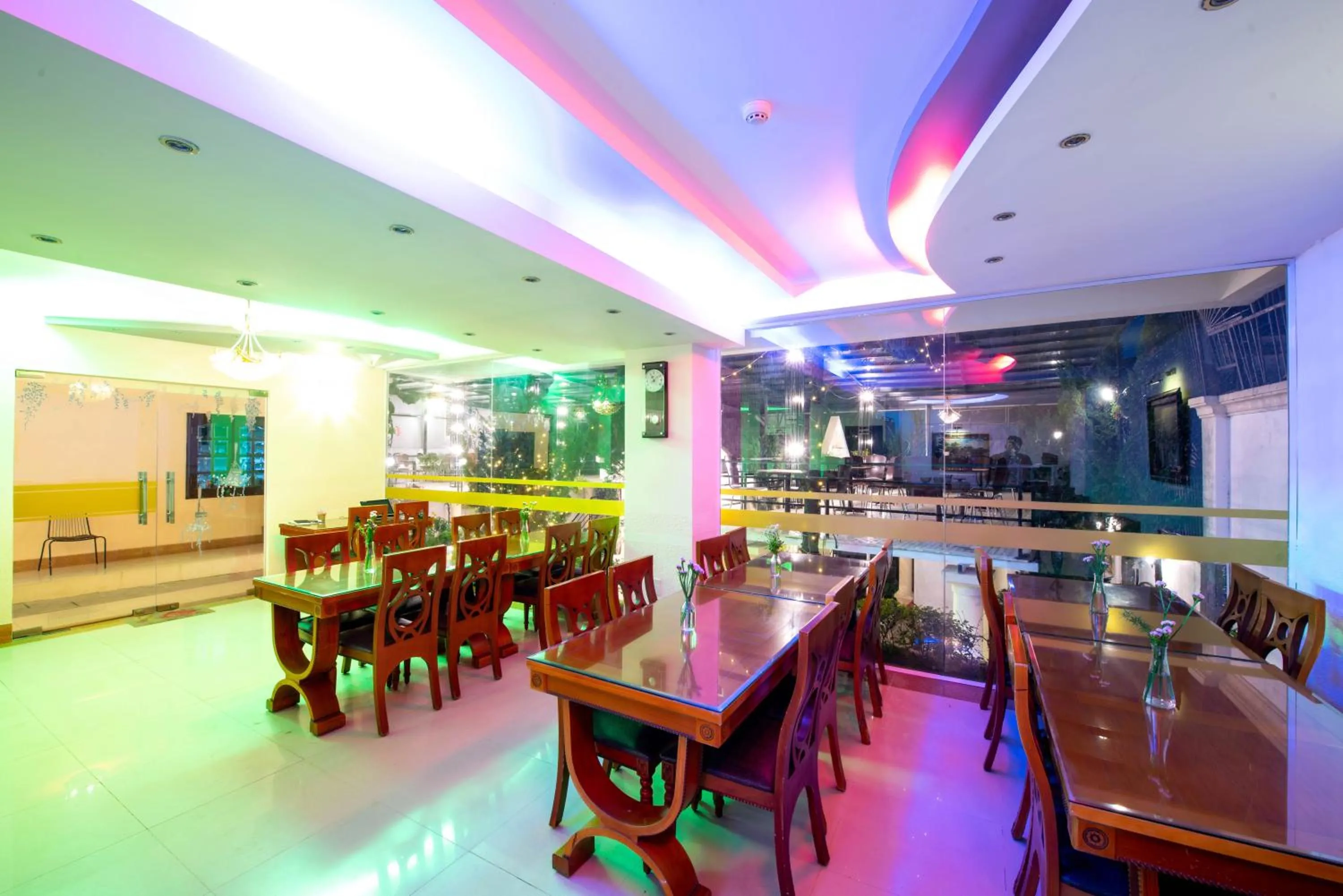 Restaurant/places to eat in Le Petit Paris Dalat Hotel