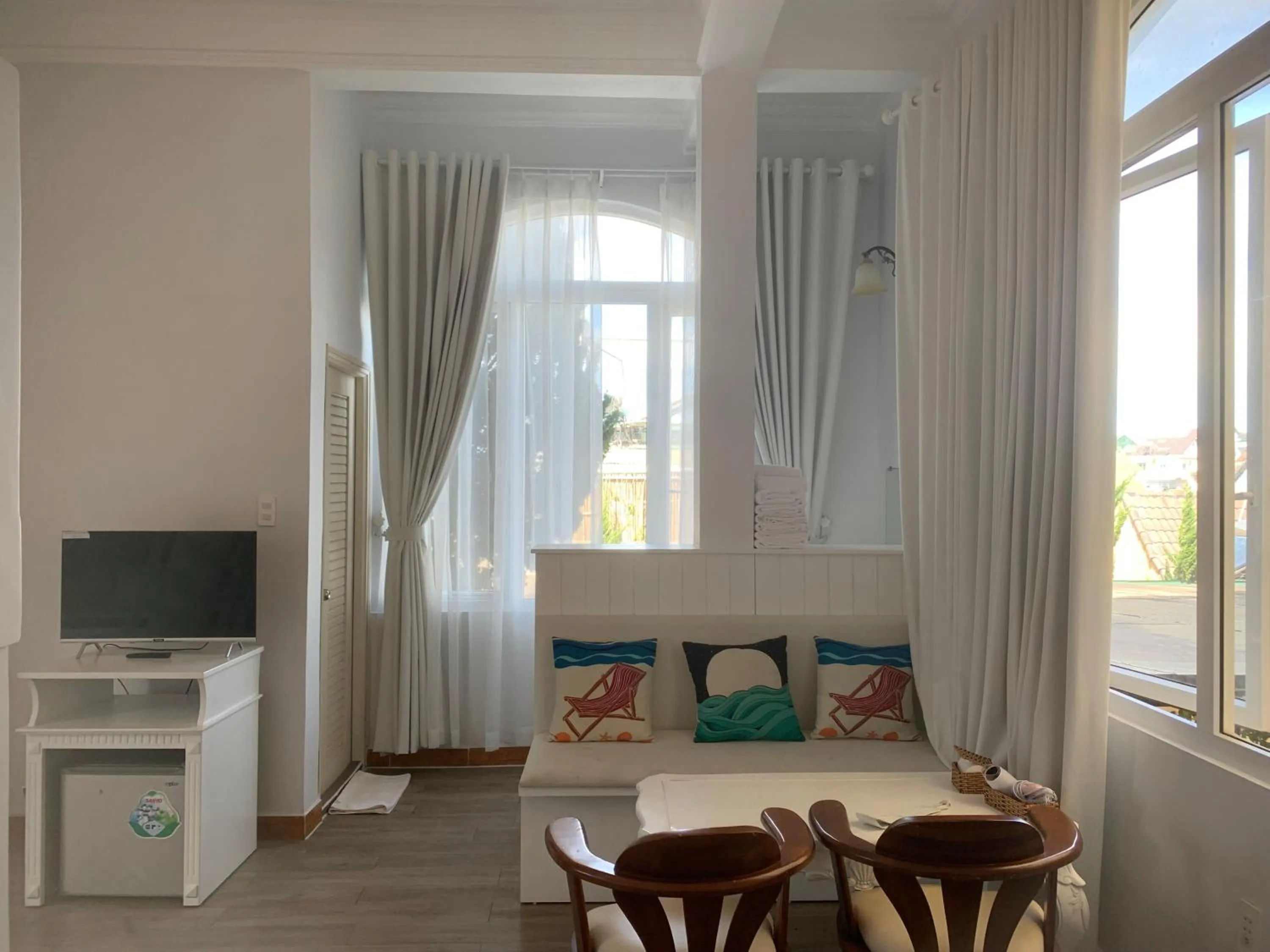 Living room in Le Petit Paris Dalat Hotel