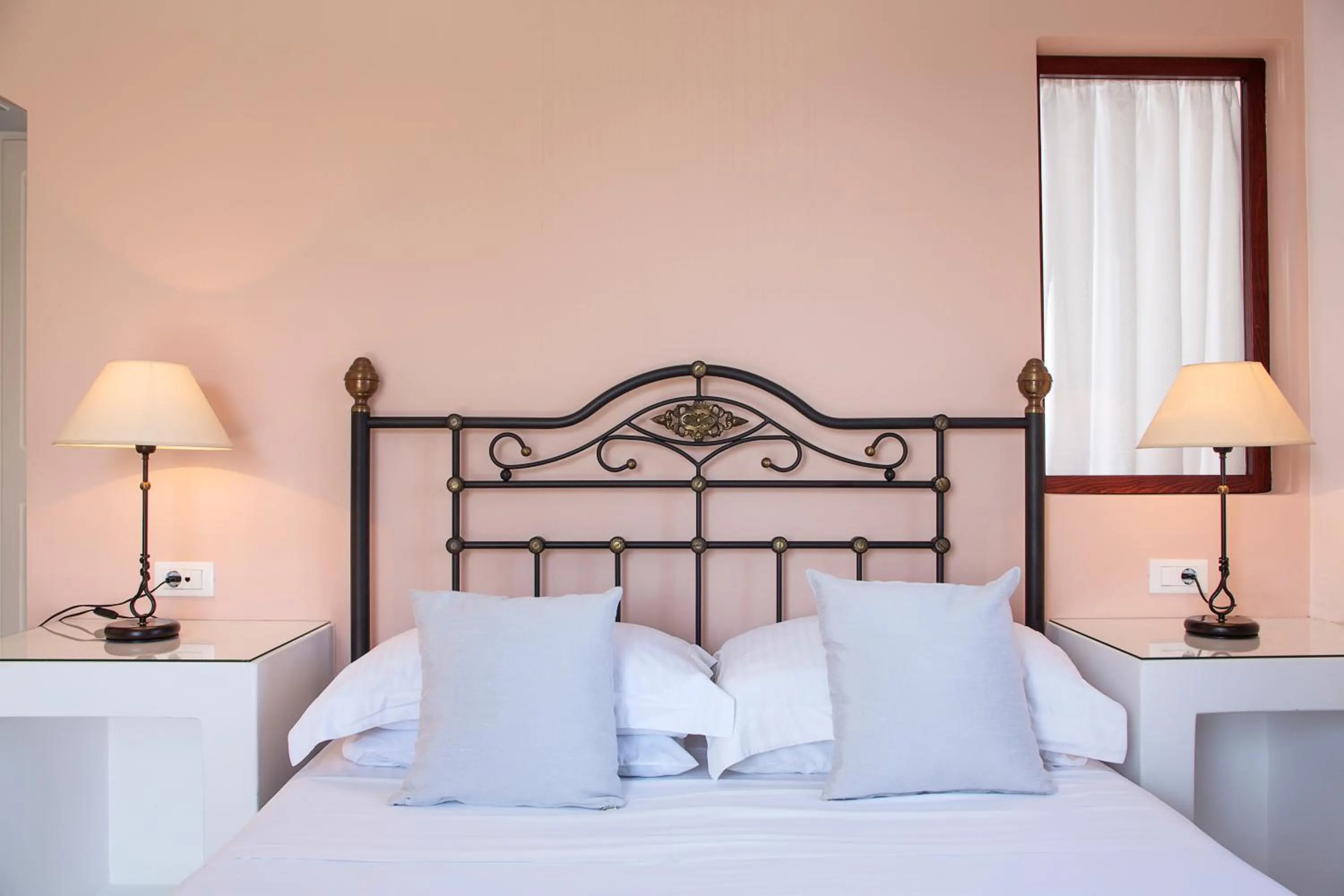 Property building, Bed in Veggera Beach Hotel