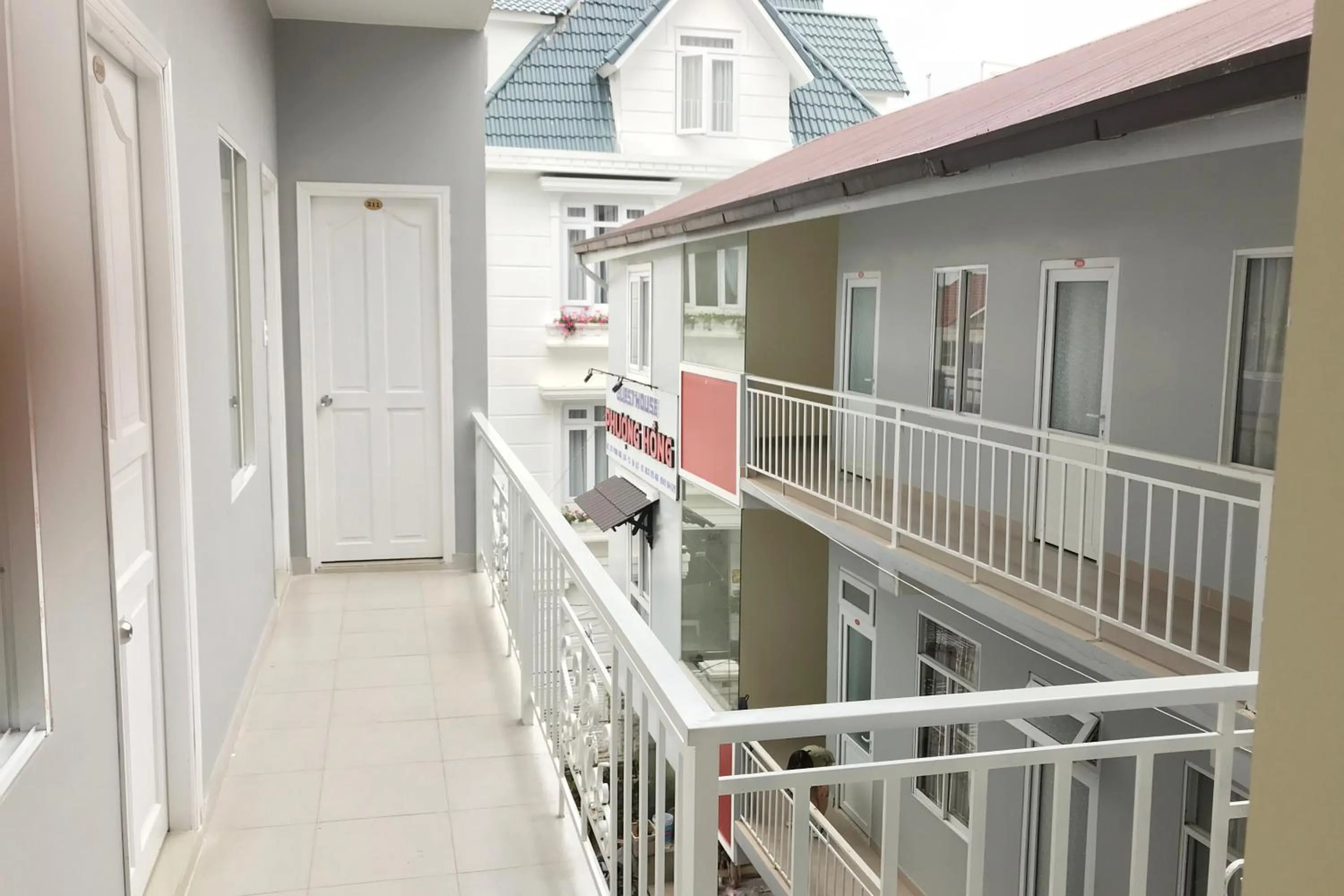 Property building in Phuong Hong Guesthouse