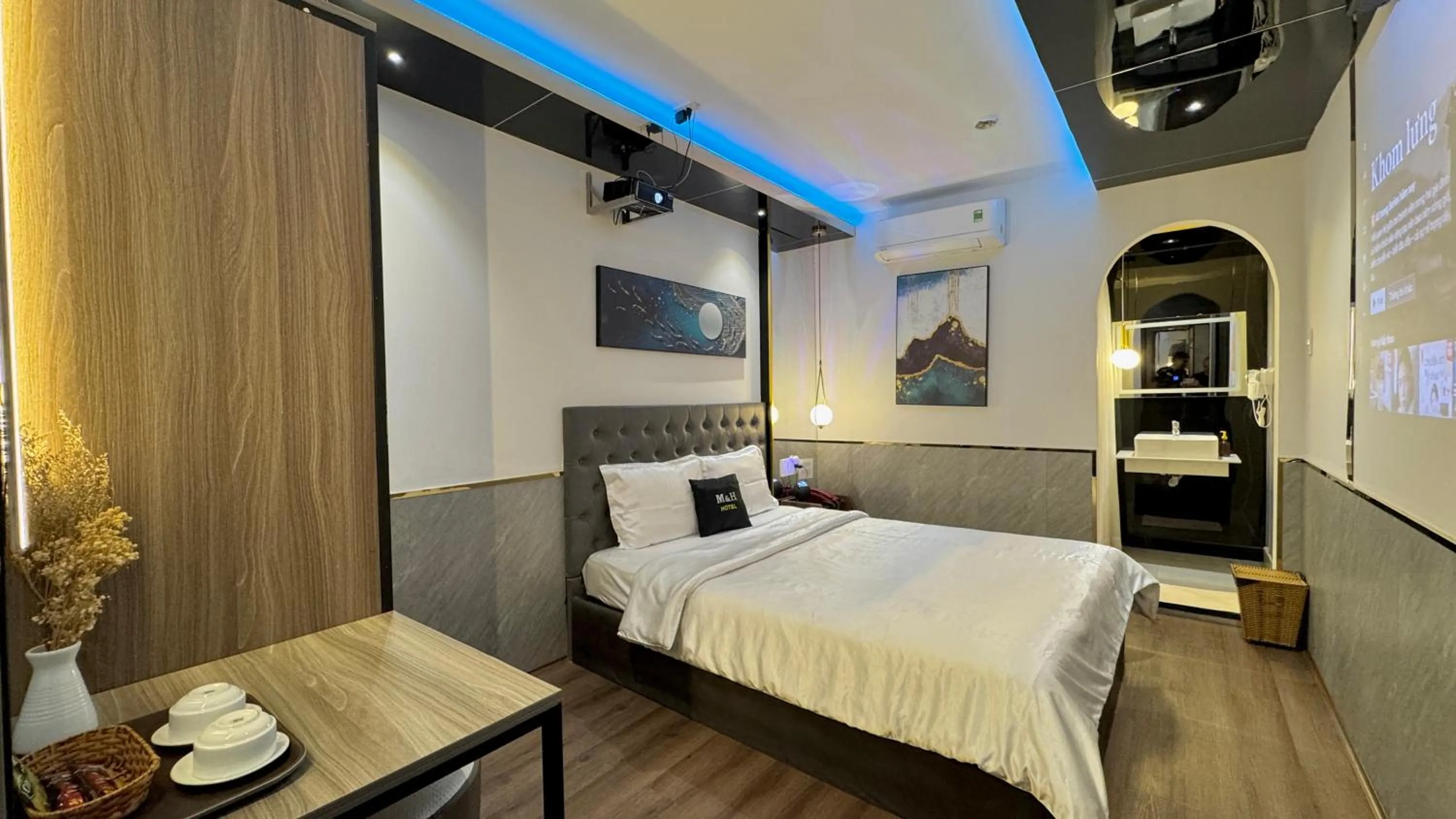 Photo of the whole room, Bed in M&H Hotel