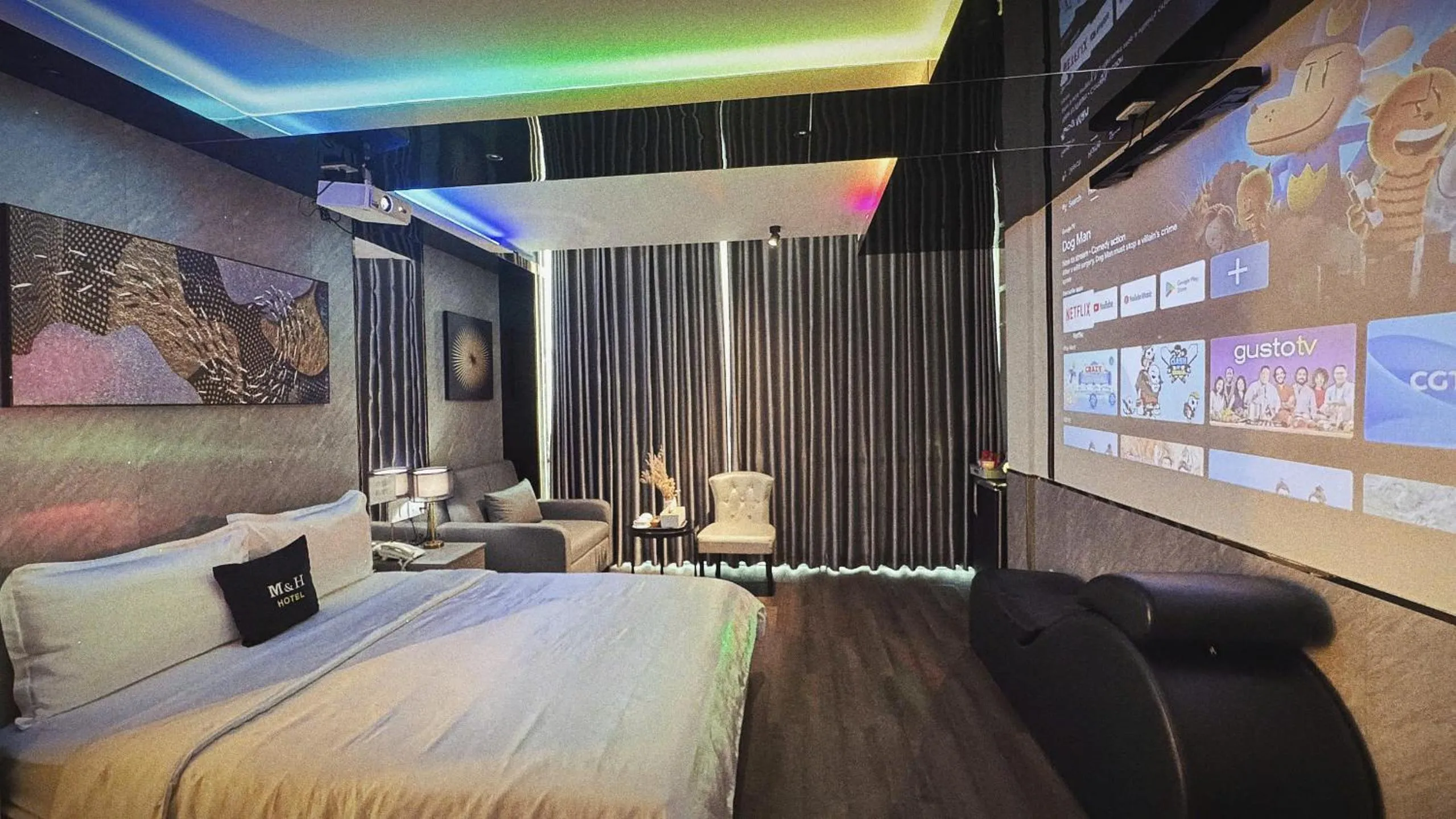 Photo of the whole room, Bed in M&H Hotel