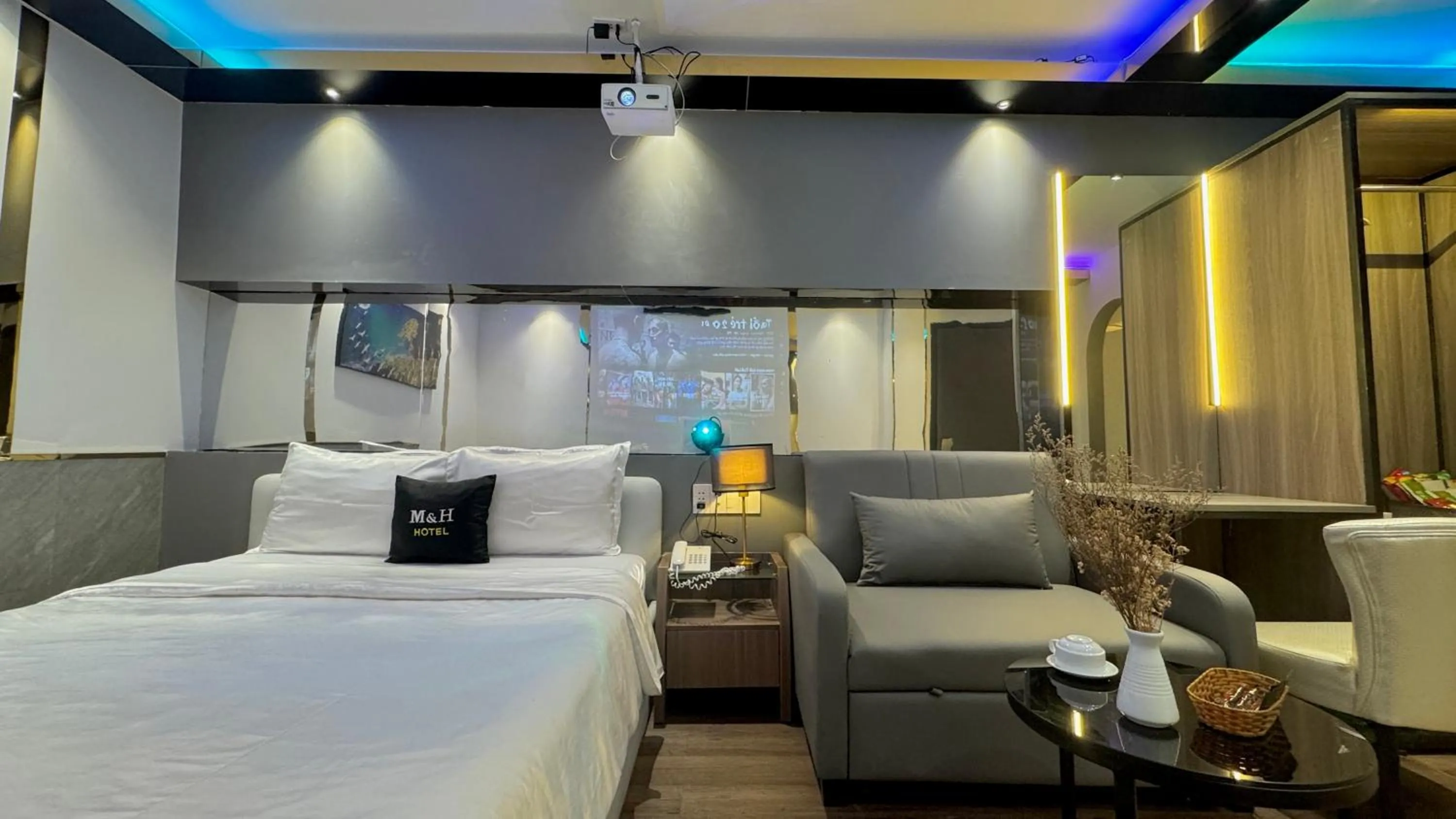 Photo of the whole room, Bed in M&H Hotel