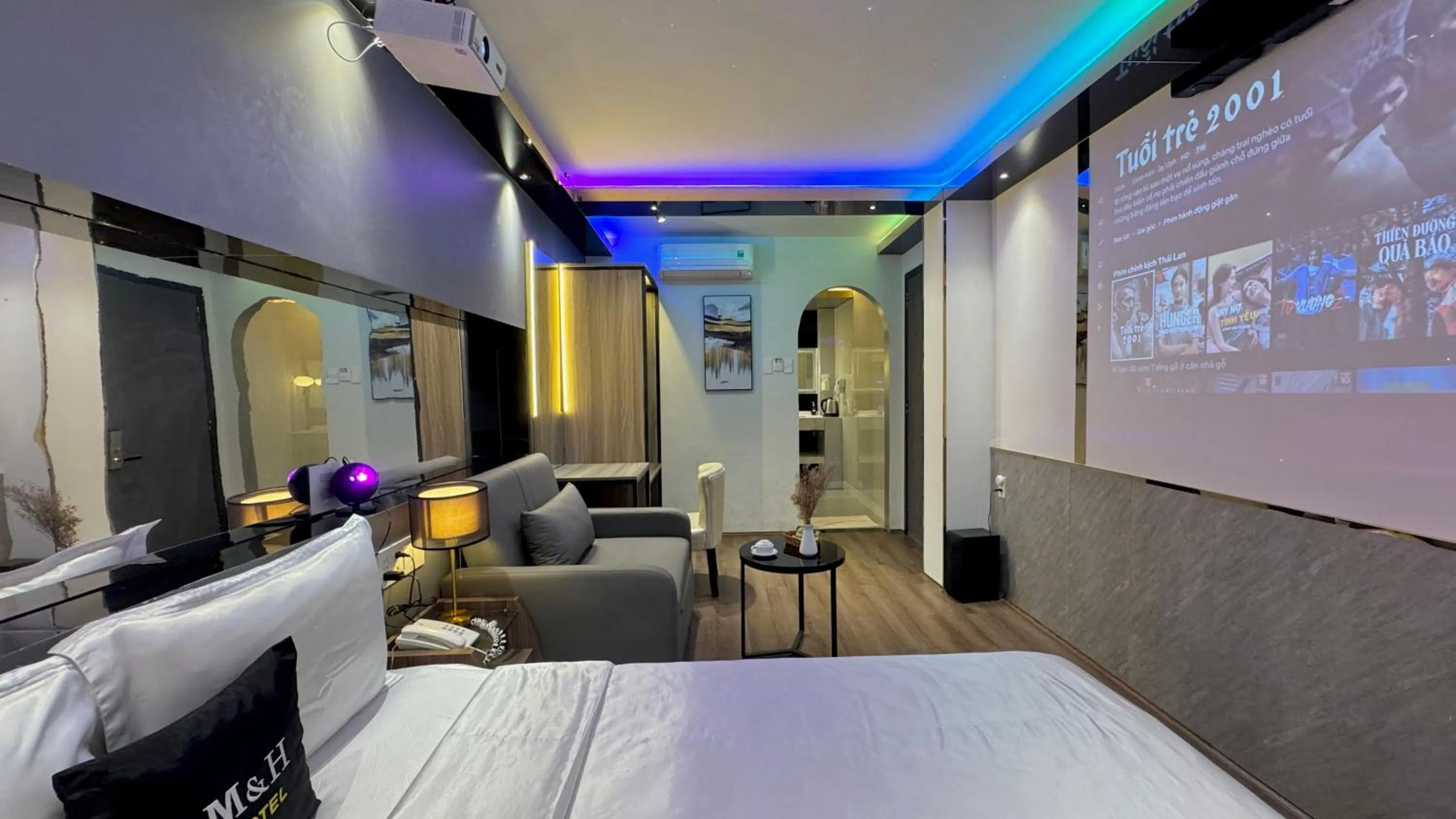 Photo of the whole room, Bed in M&H Hotel