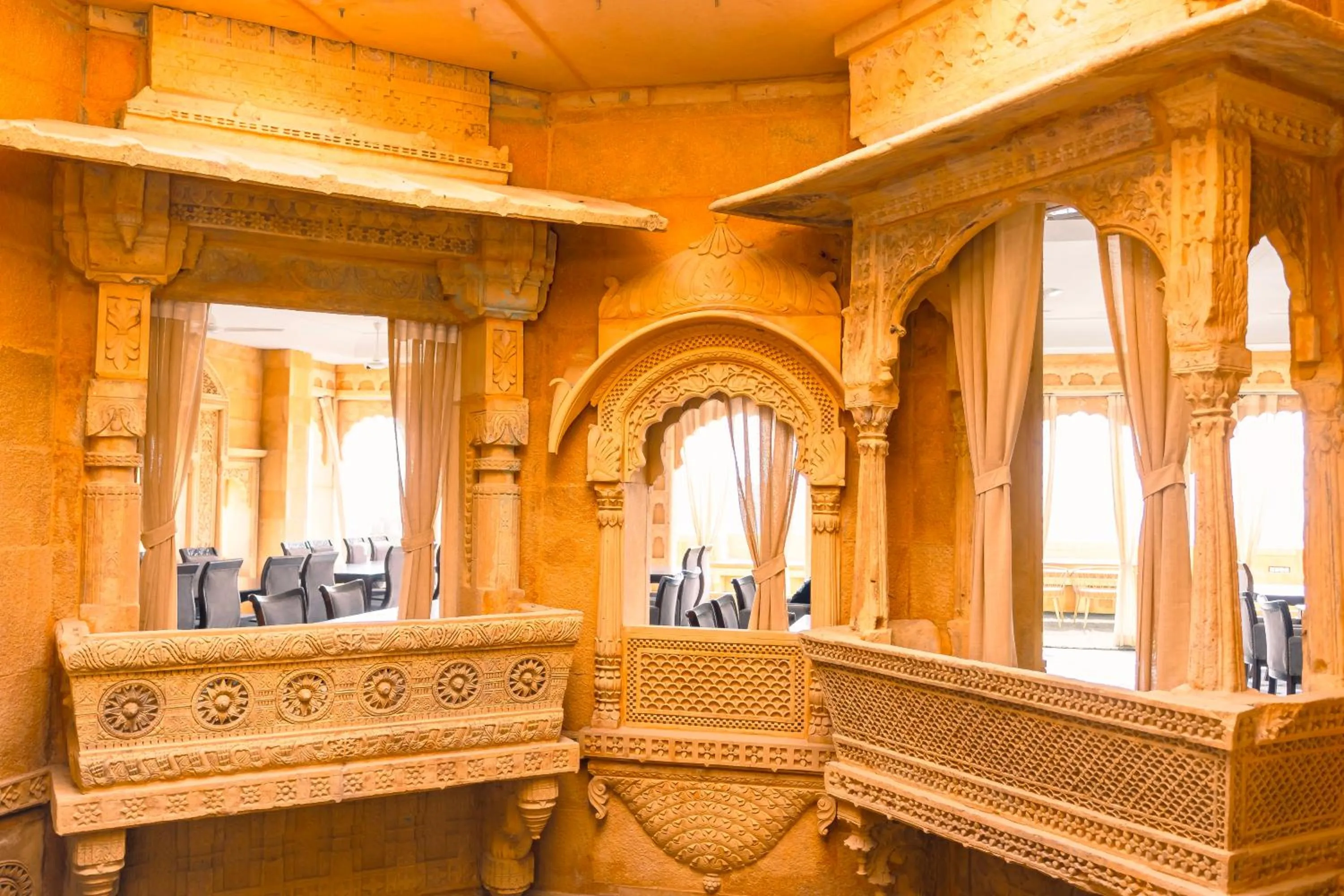 Restaurant/places to eat in Hotel Durjay Garh