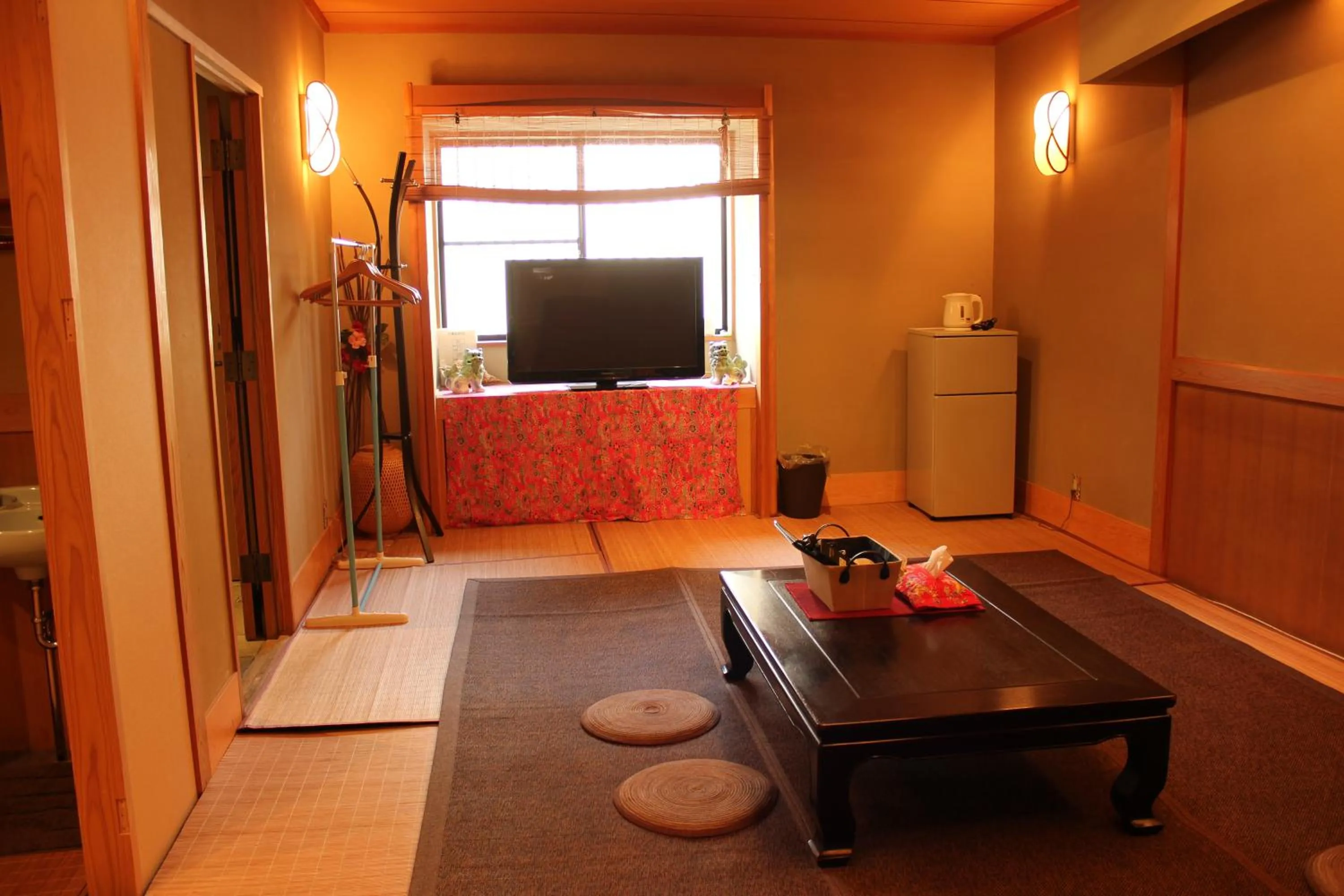 Photo of the whole room in Okinawa Minshuku Kariyushi
