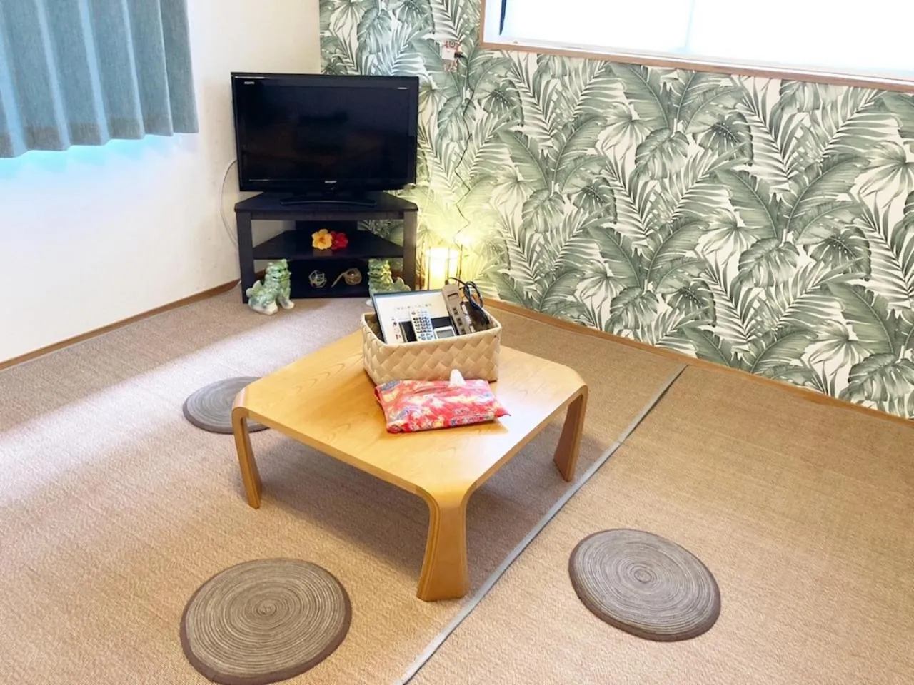 TV and multimedia in Okinawa Minshuku Kariyushi