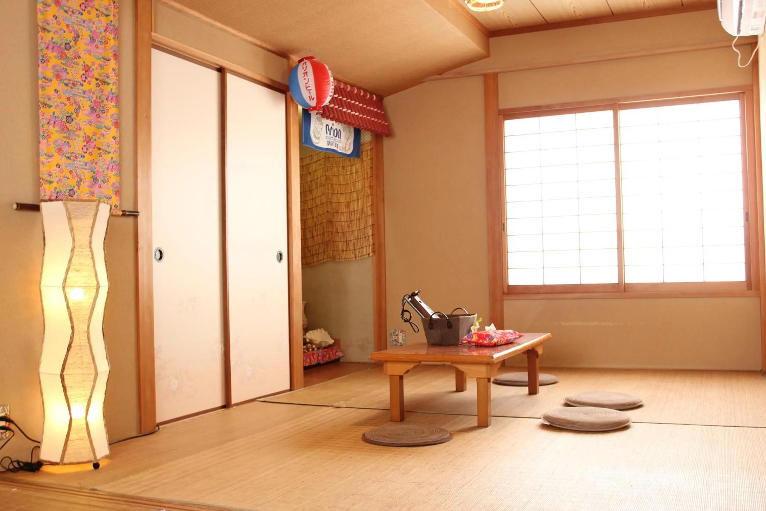 Photo of the whole room in Okinawa Minshuku Kariyushi