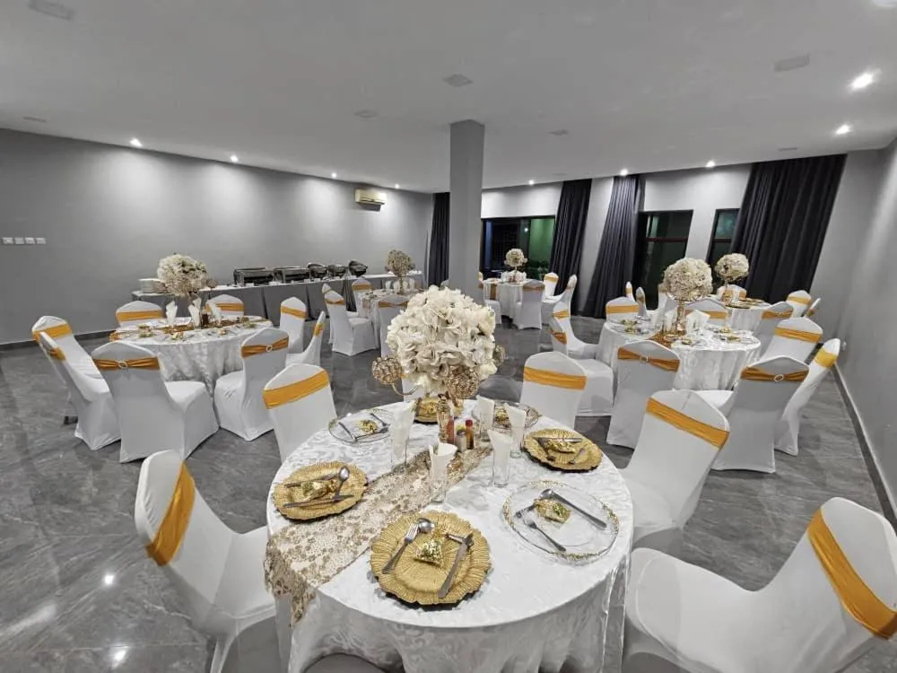 Bridgeview Hotel and Conference Centre