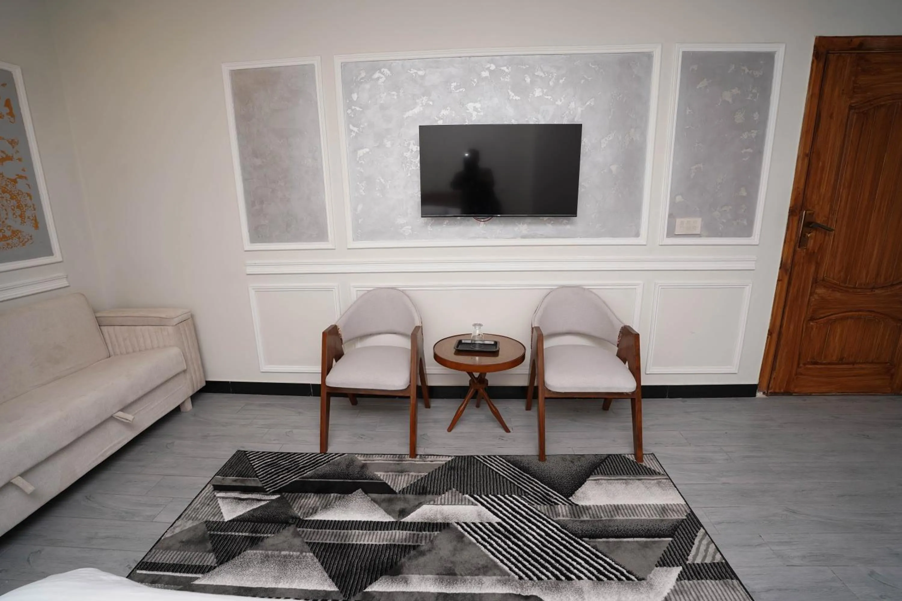 TV and multimedia in Luxvill Hotel