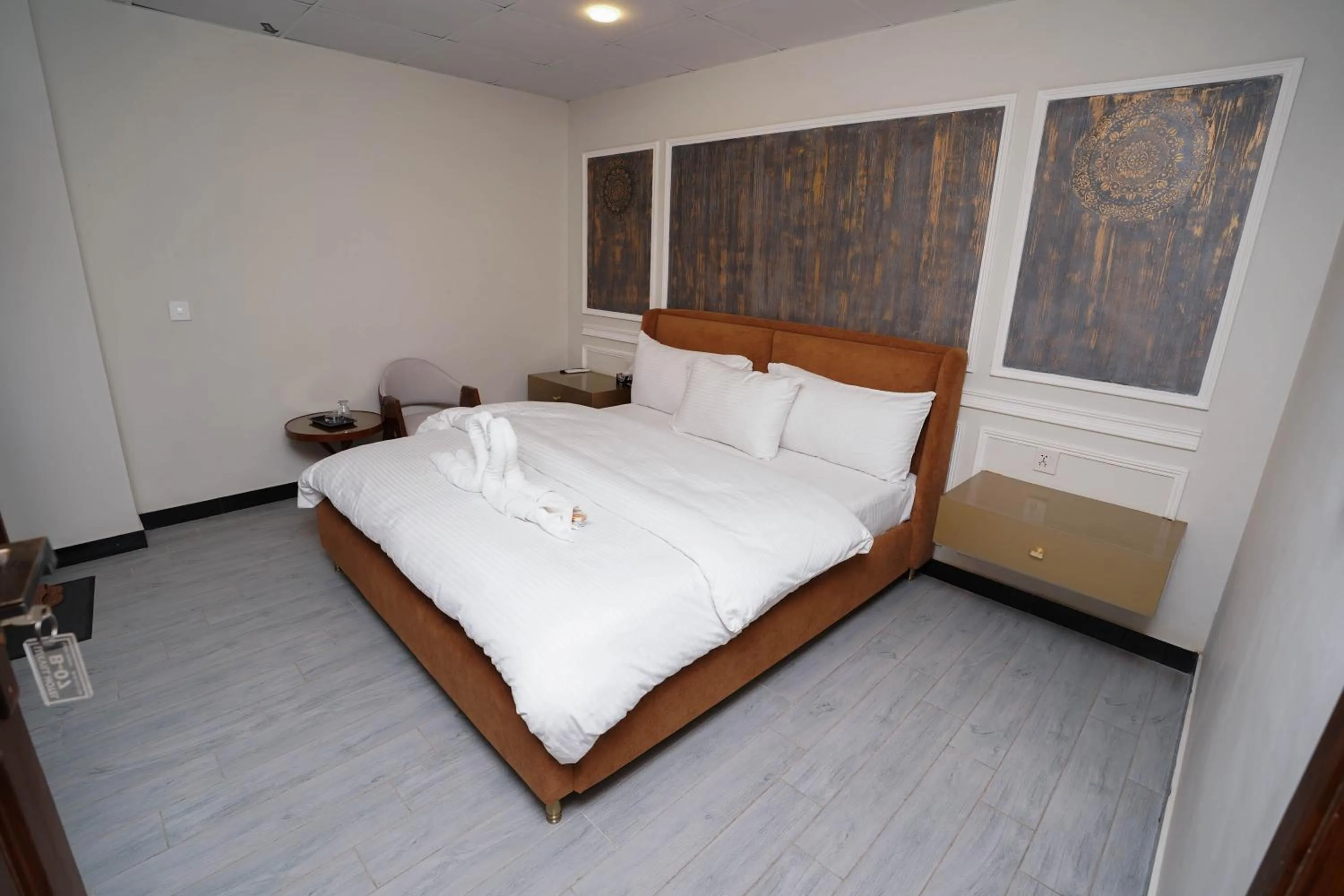 Bedroom, Bed in Luxvill Hotel