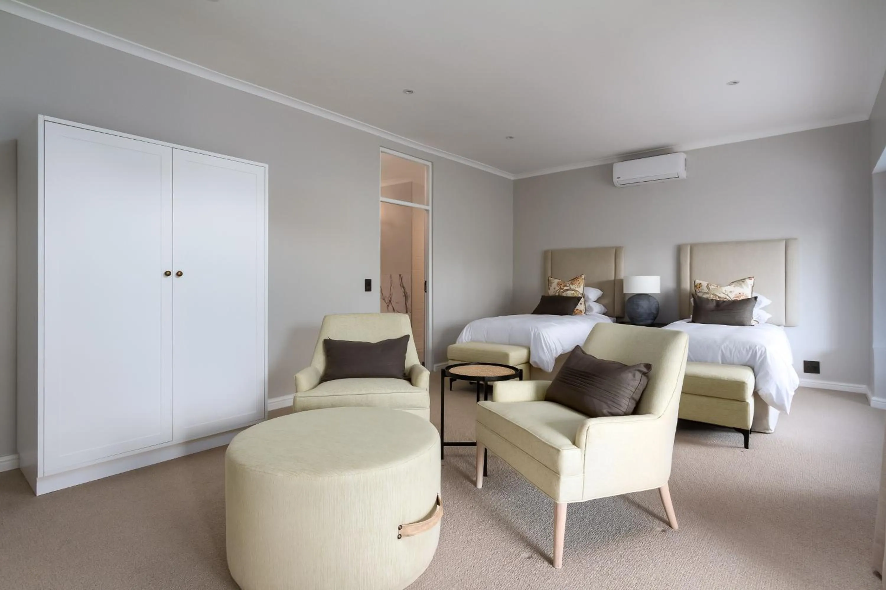 Living room, Bed in Bay Haven Collection, Hout Bay