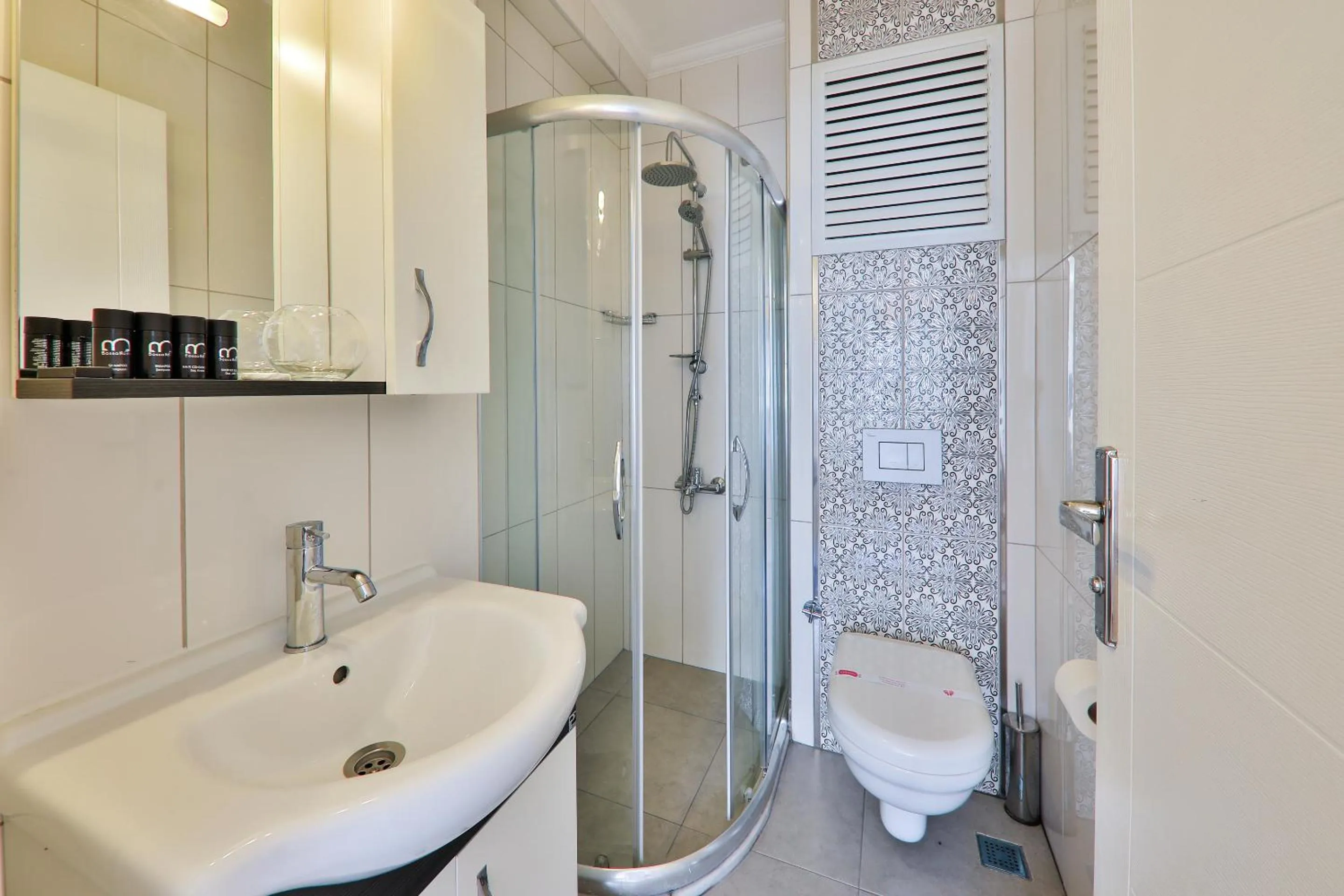 Shower in Bossa Nova Apart Hotel