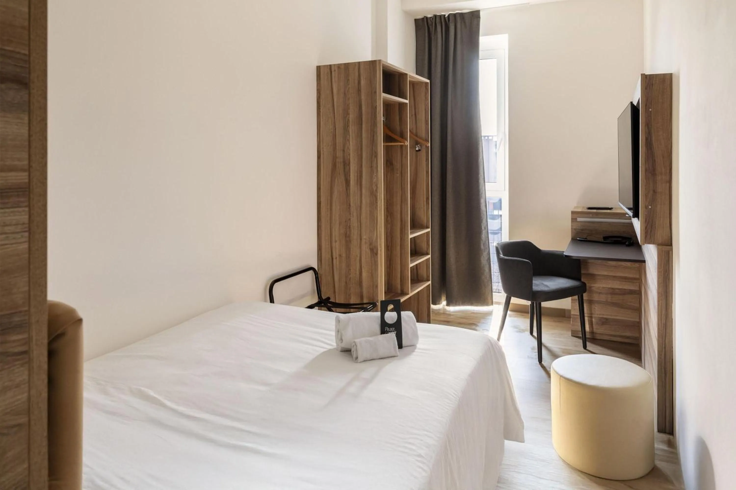 Photo of the whole room, Bed in B&B HOTEL Como Baradello