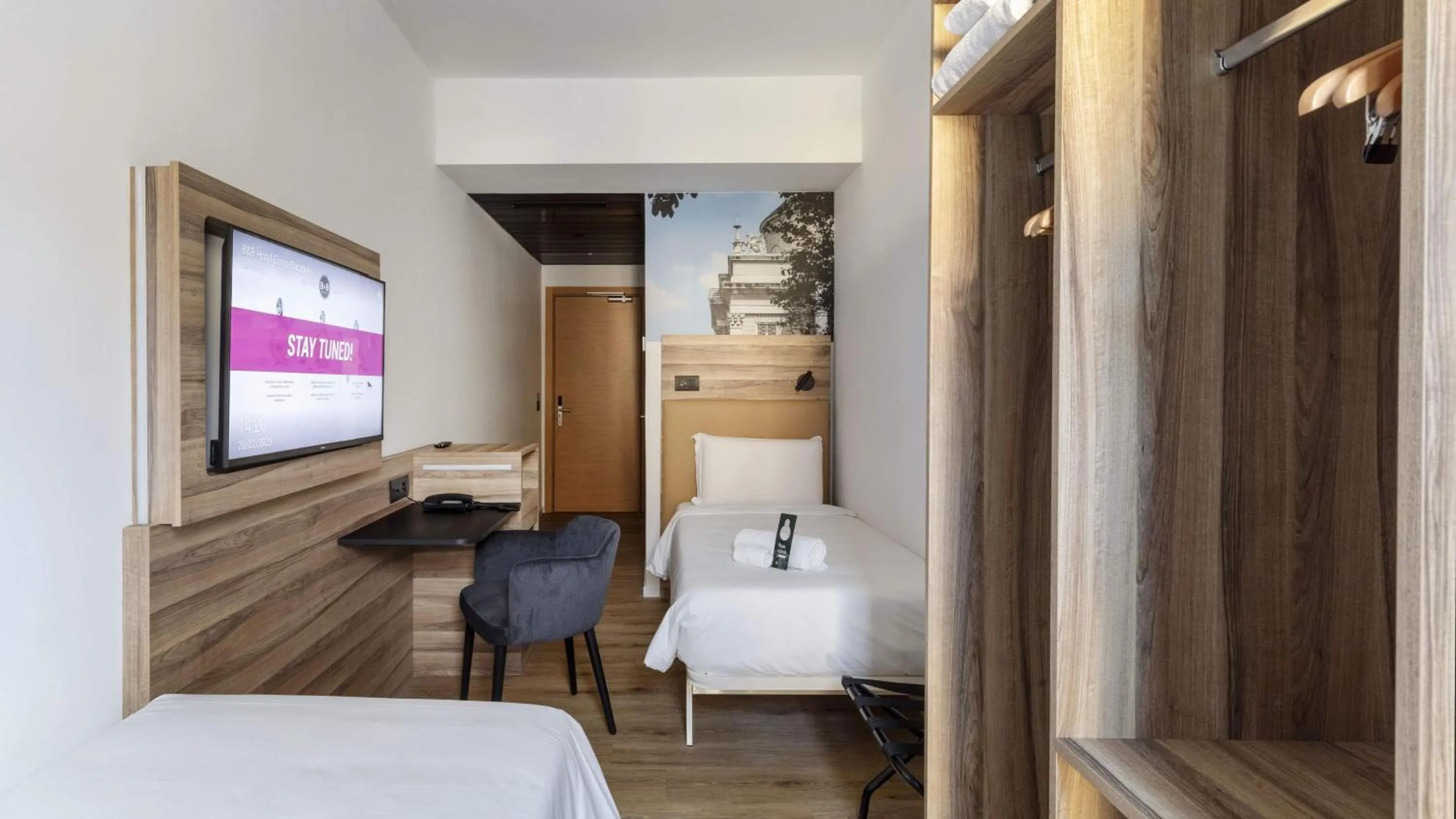 Photo of the whole room, Bed in B&B HOTEL Como Baradello