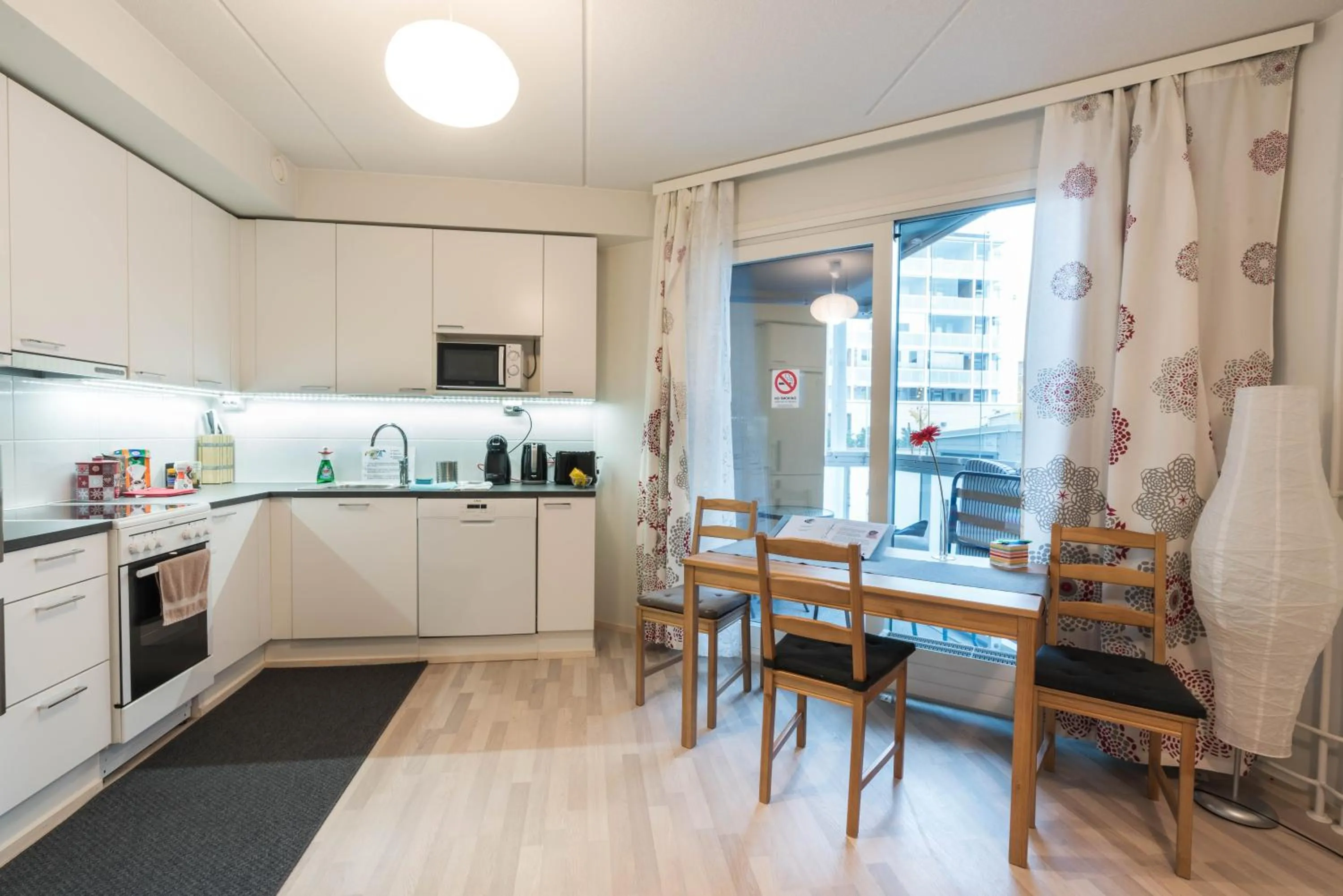 Kitchen or kitchenette in Oulu Hotelli Apartments