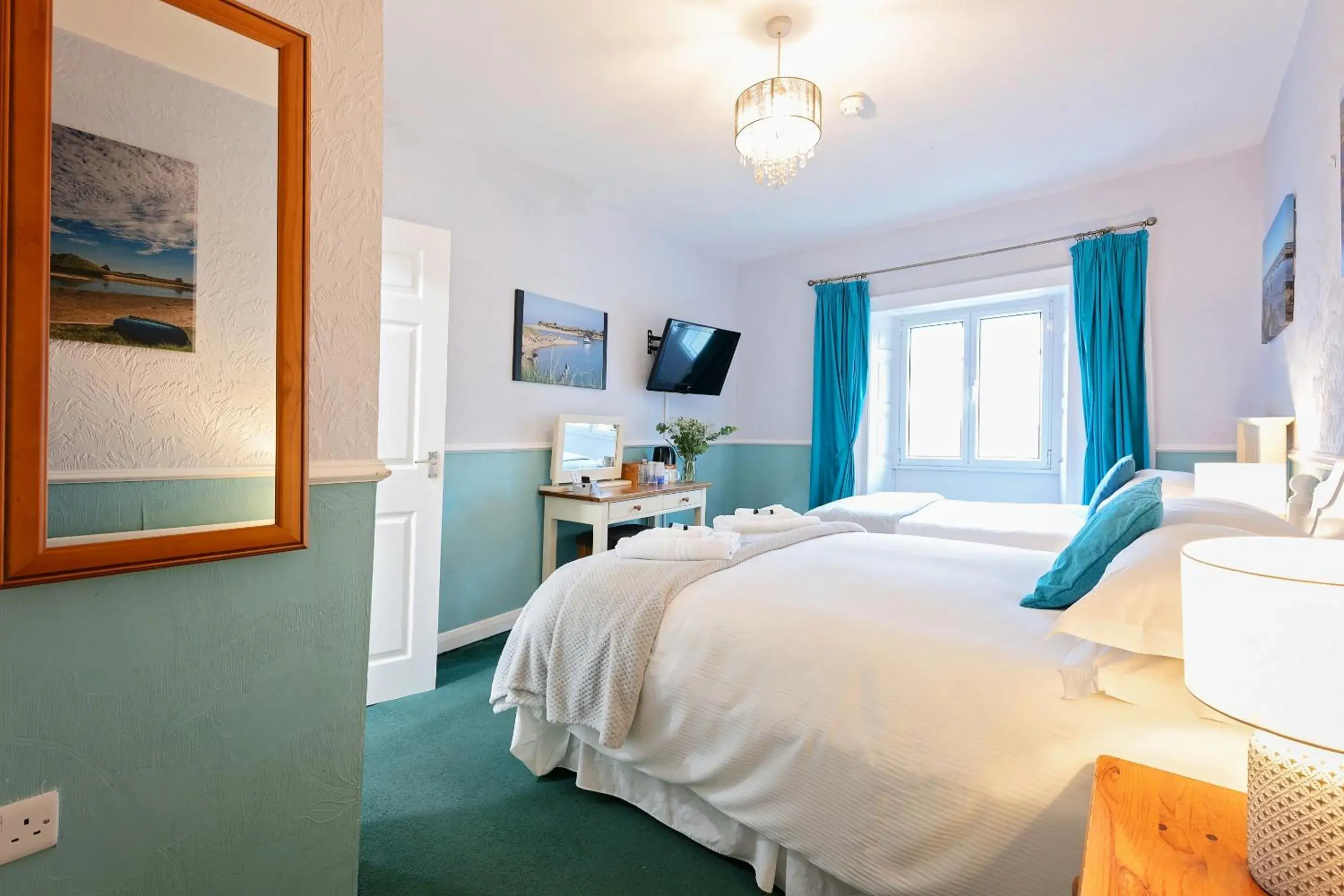 Family Room in The Tavern - Steakhouse and Lodge Family Room in The Tavern - Steakhouse and Lodge