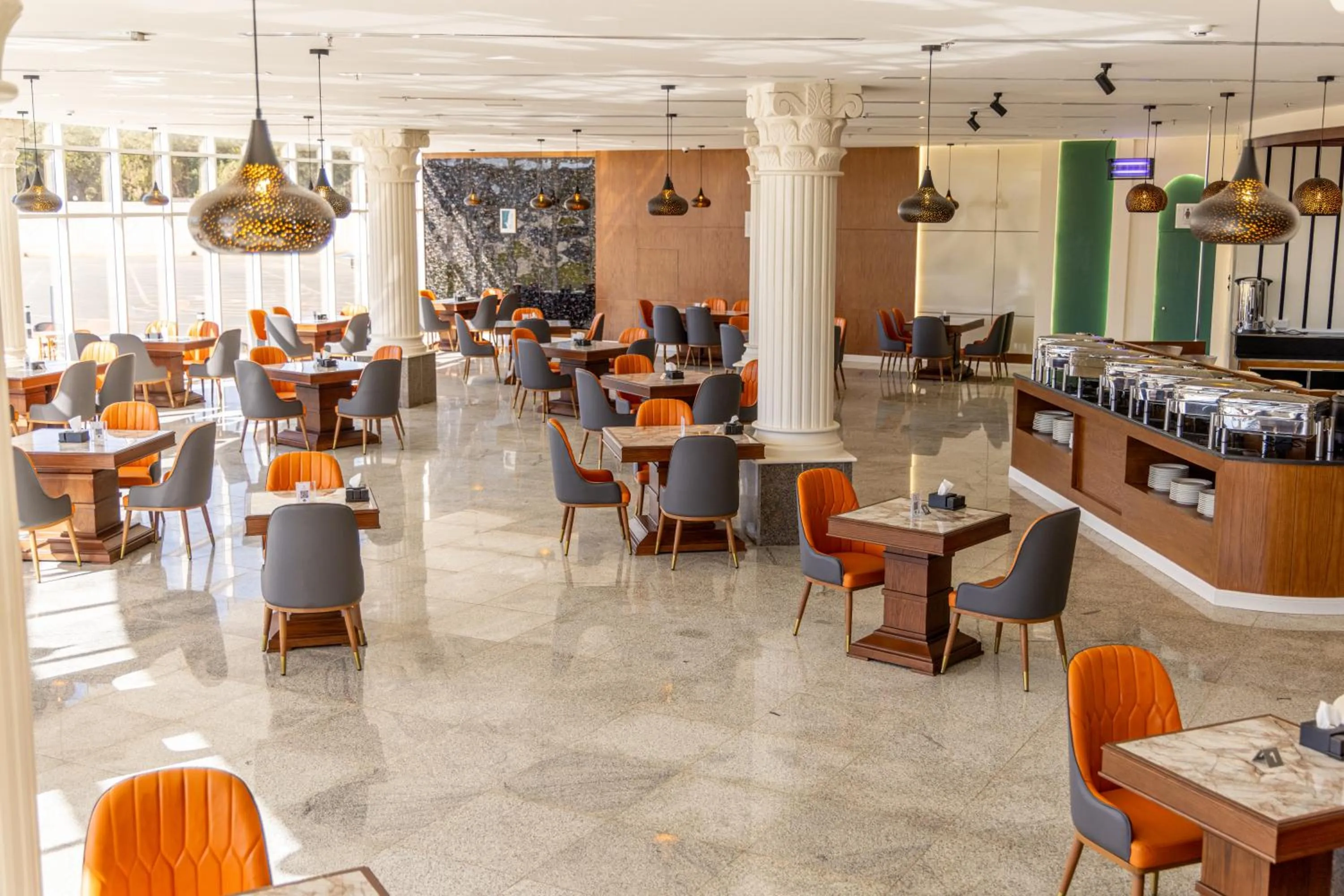 Restaurant/places to eat in Vista Hotel Tabuk