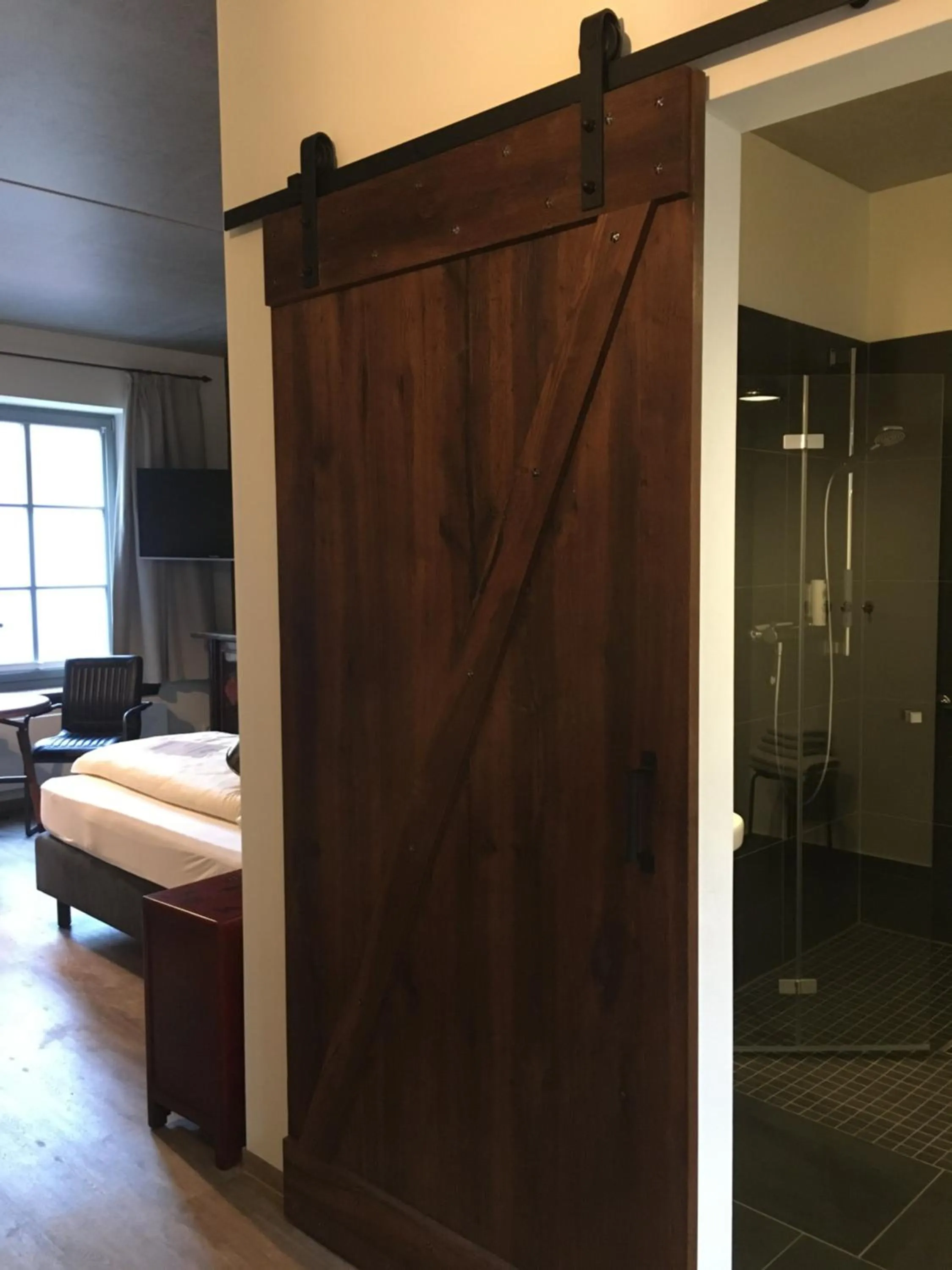 Photo of the whole room, Bed in Hugos Haus & Berthas Haus