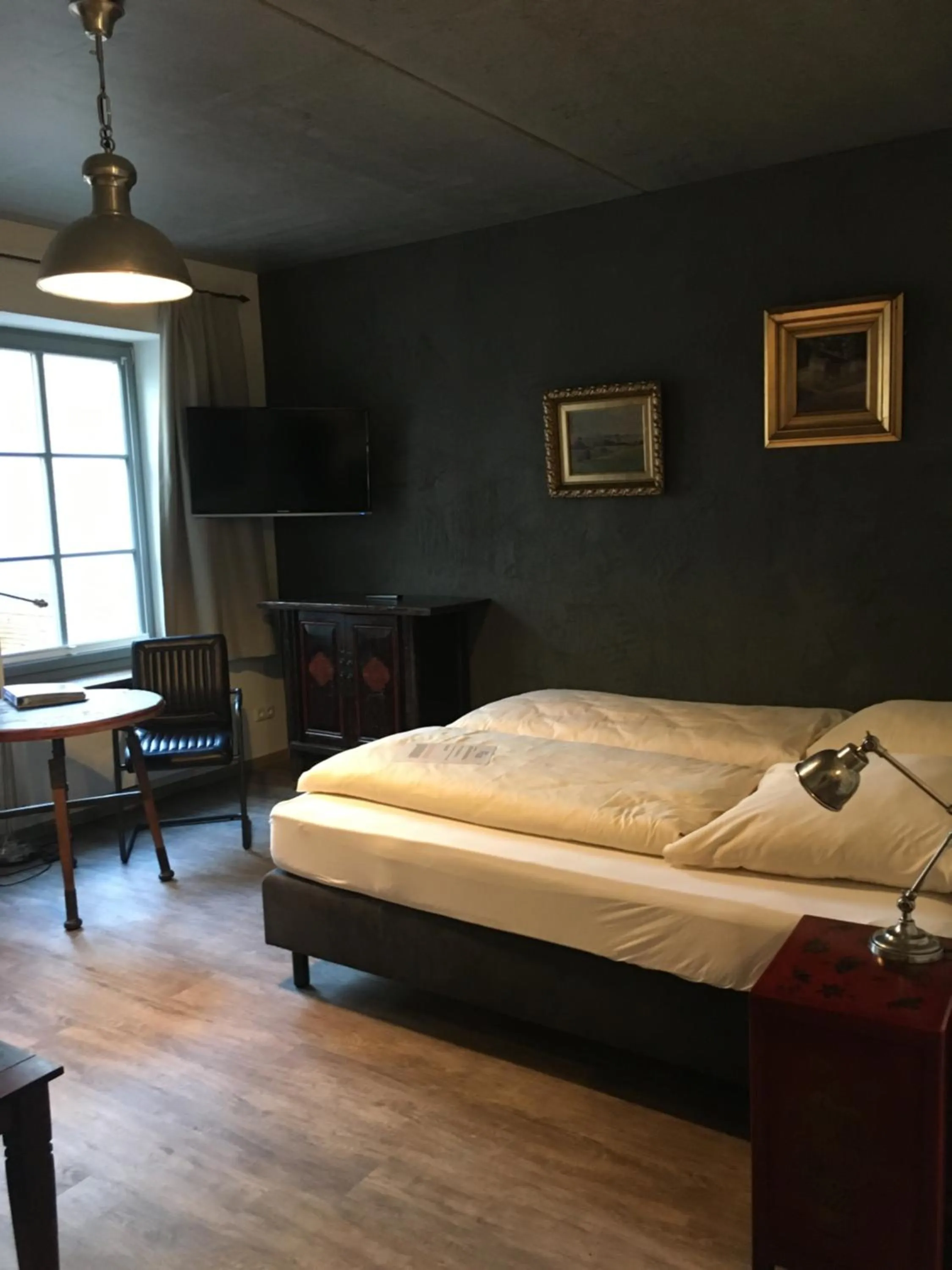 Photo of the whole room, Bed in Hugos Haus & Berthas Haus