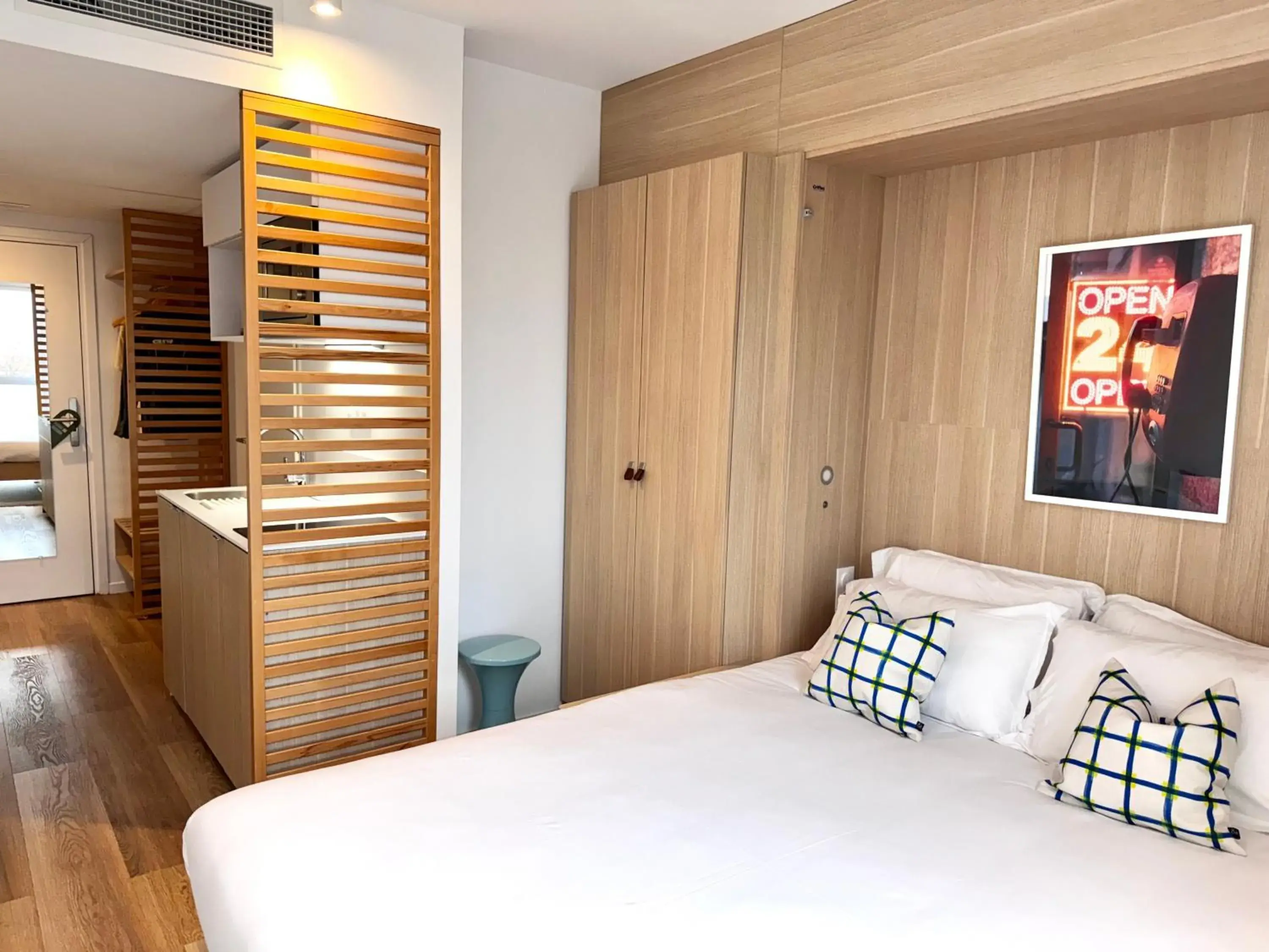 Wall-Bed Studio in Bikube Montpellier Wall-Bed Studio in Bikube Montpellier