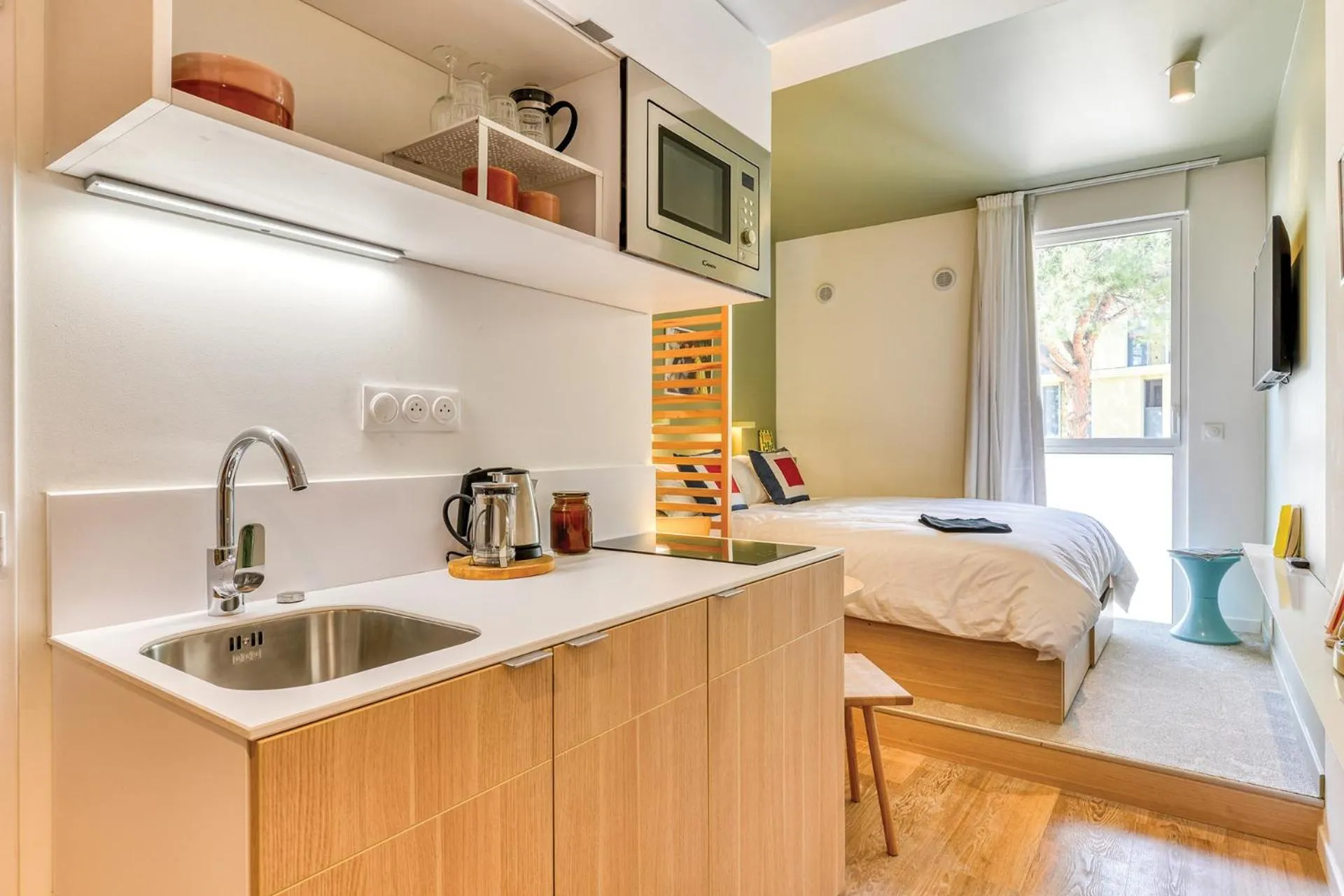 Kitchen or kitchenette, Bed in Bikube Montpellier