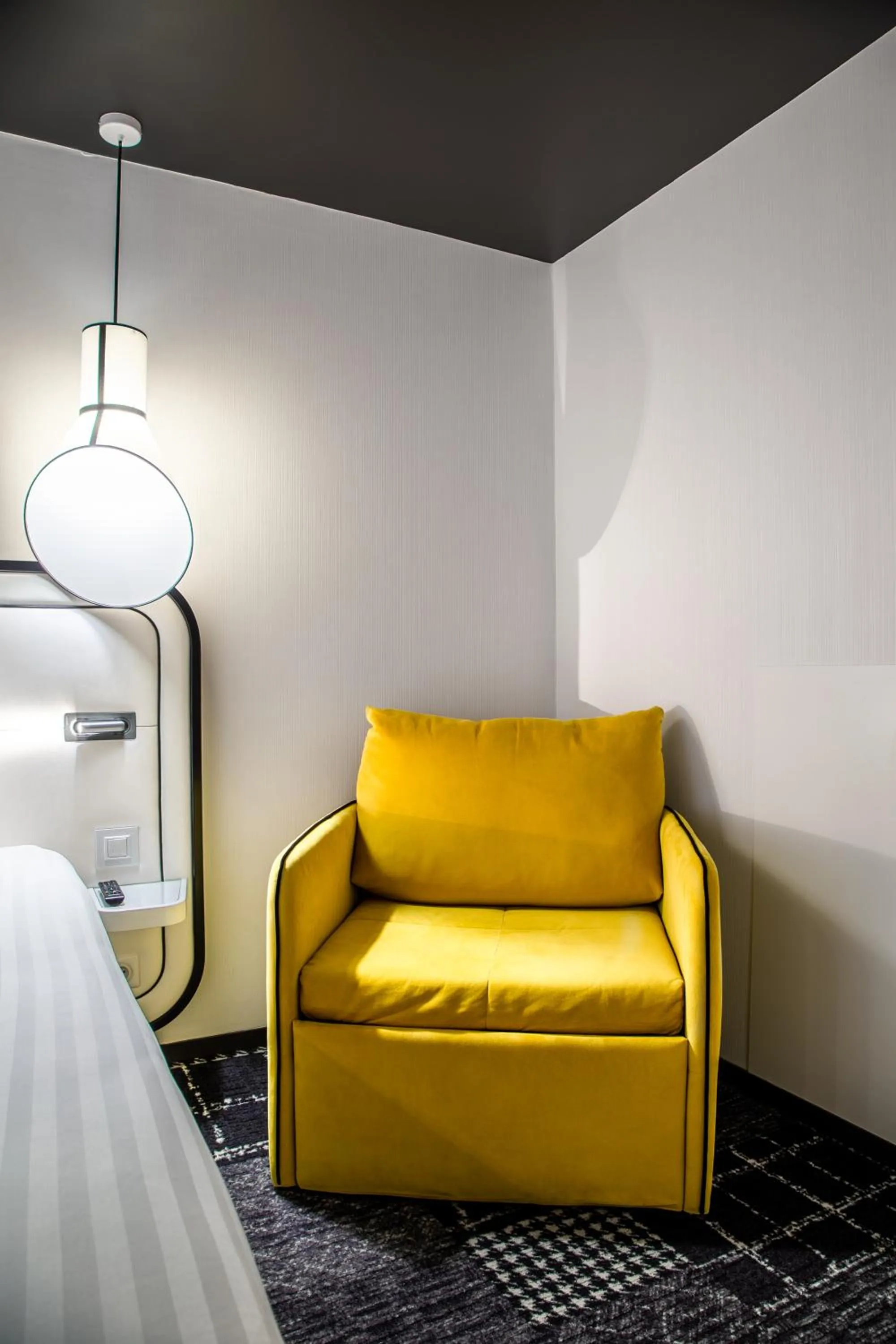 Photo of the whole room, Bed in Hotel Ekta Champs Elysées