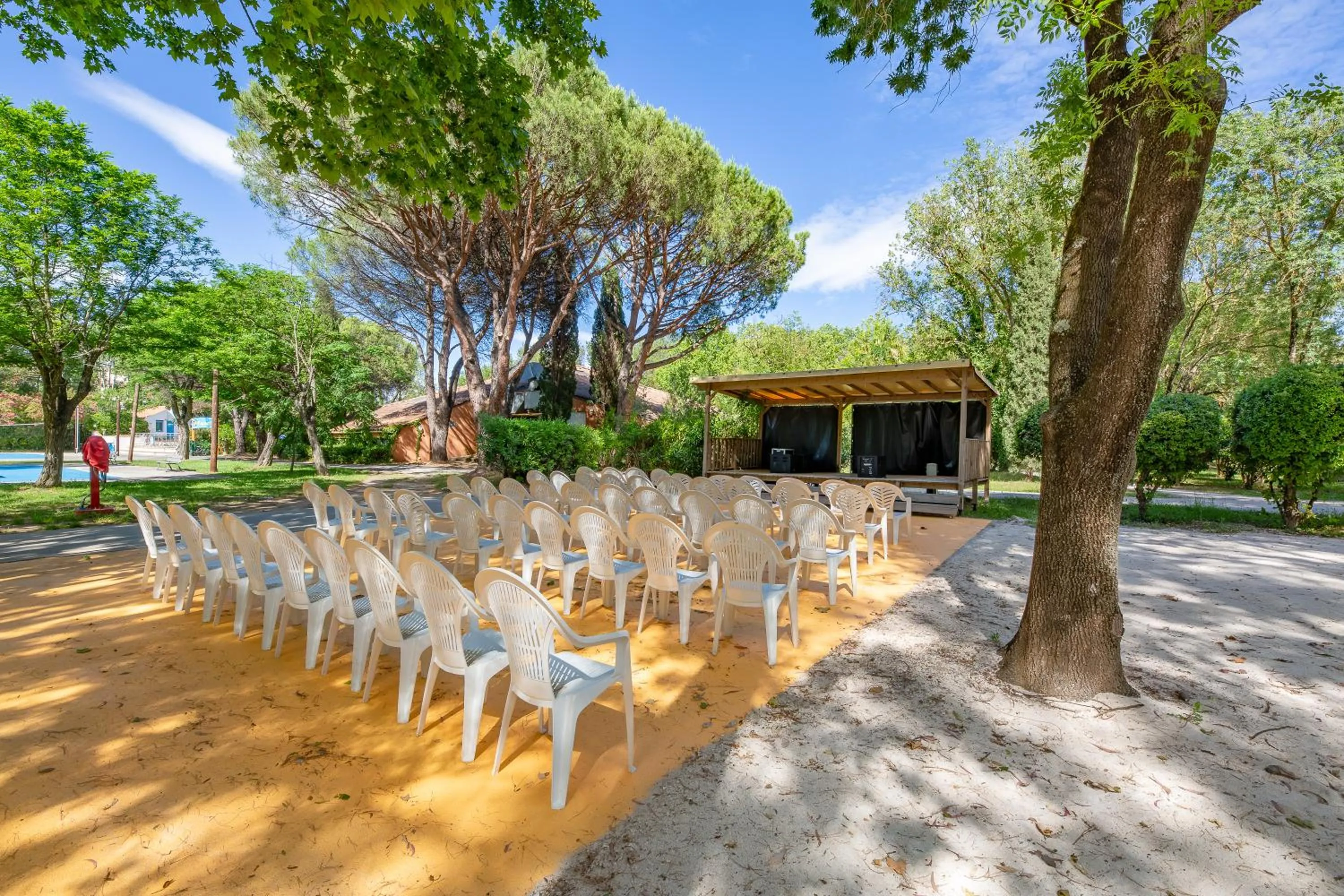 Restaurant/places to eat in Marina Hôtel Club