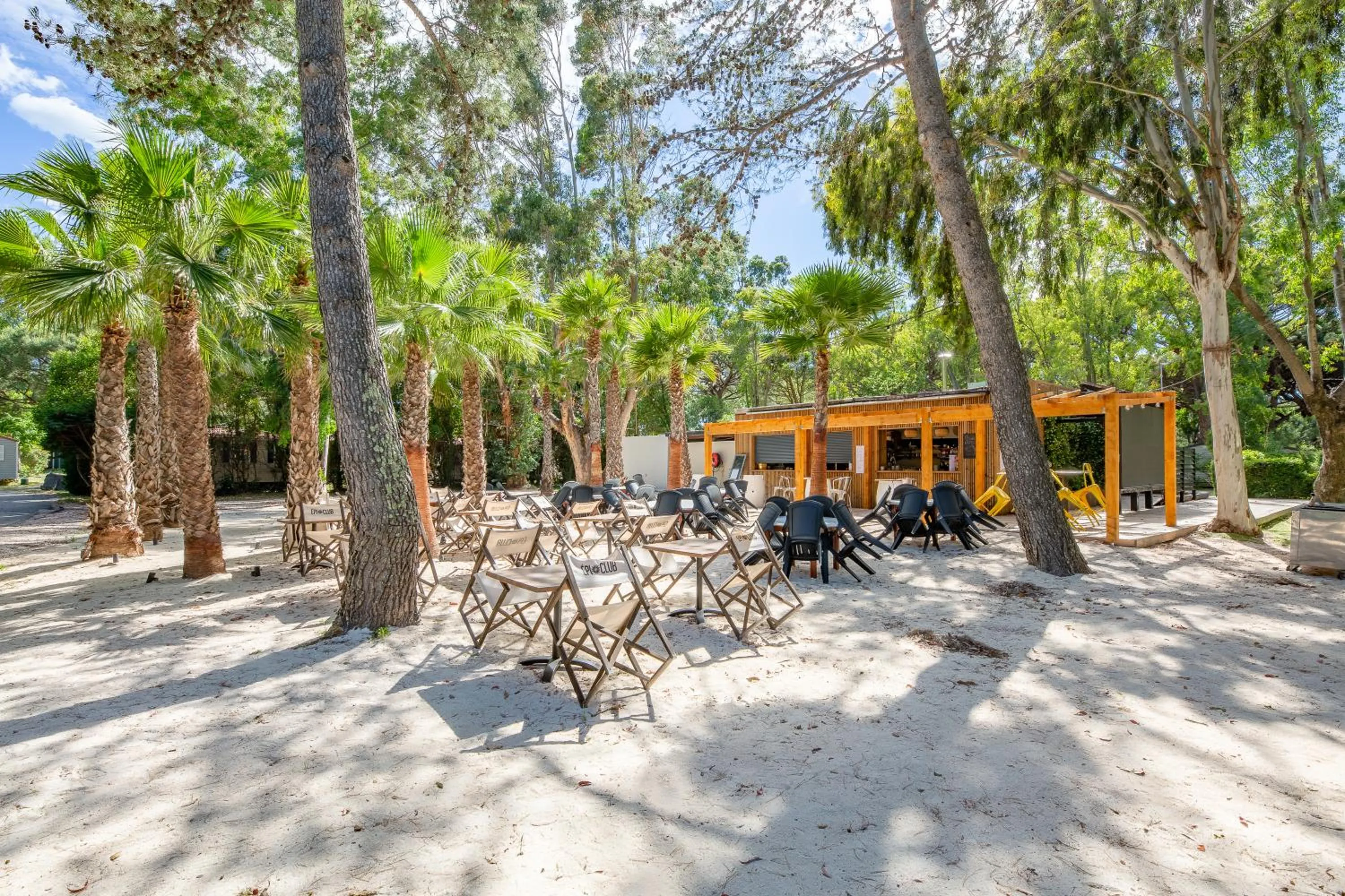 Restaurant/places to eat in Marina Hôtel Club