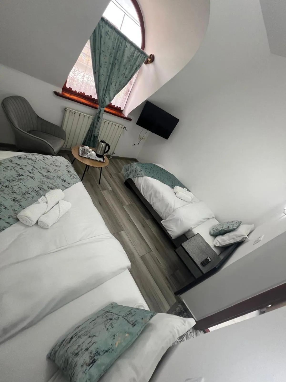 Bedroom, Bed in Motel Buti