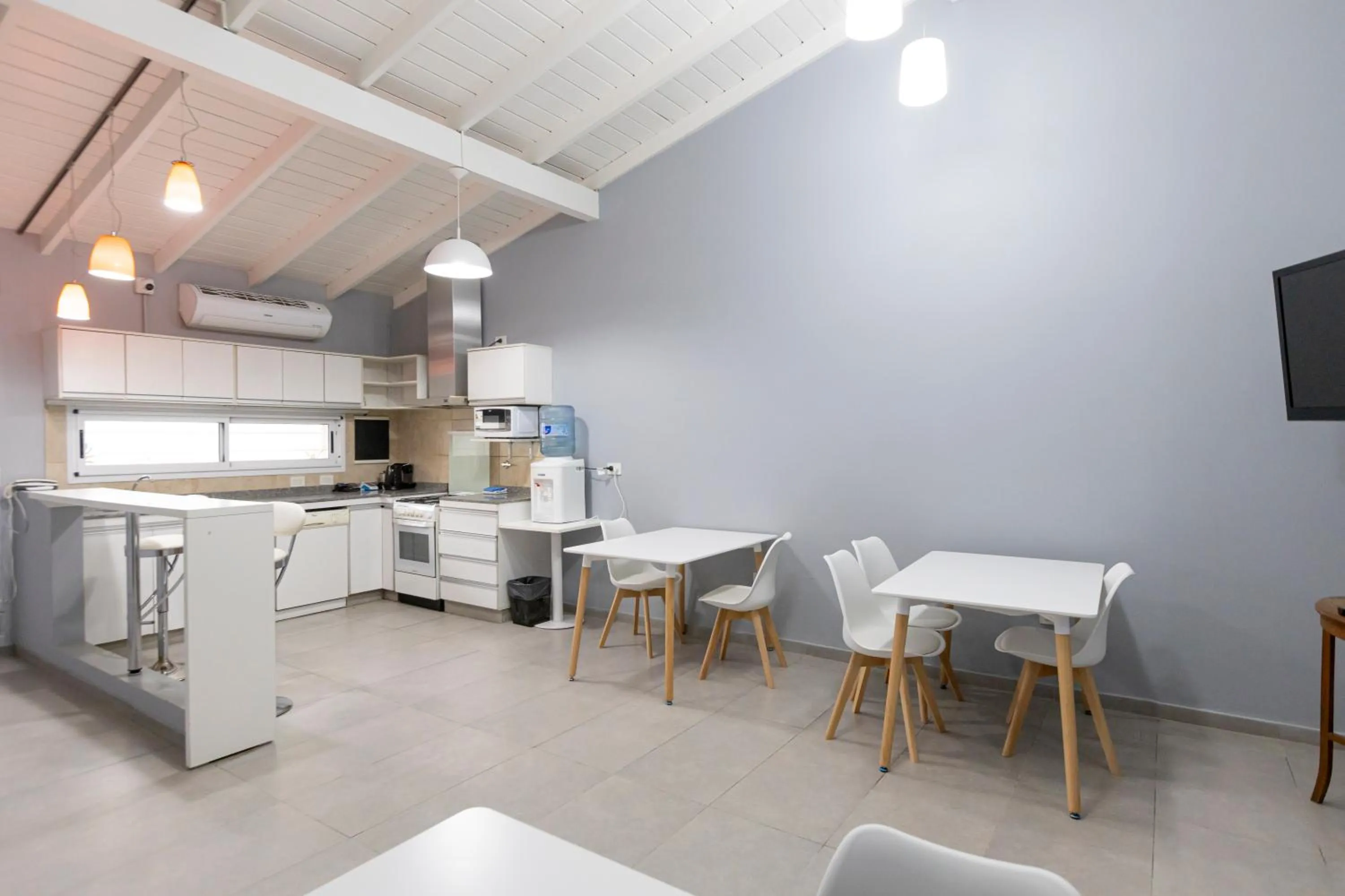 Kitchen or kitchenette in Gugasuites