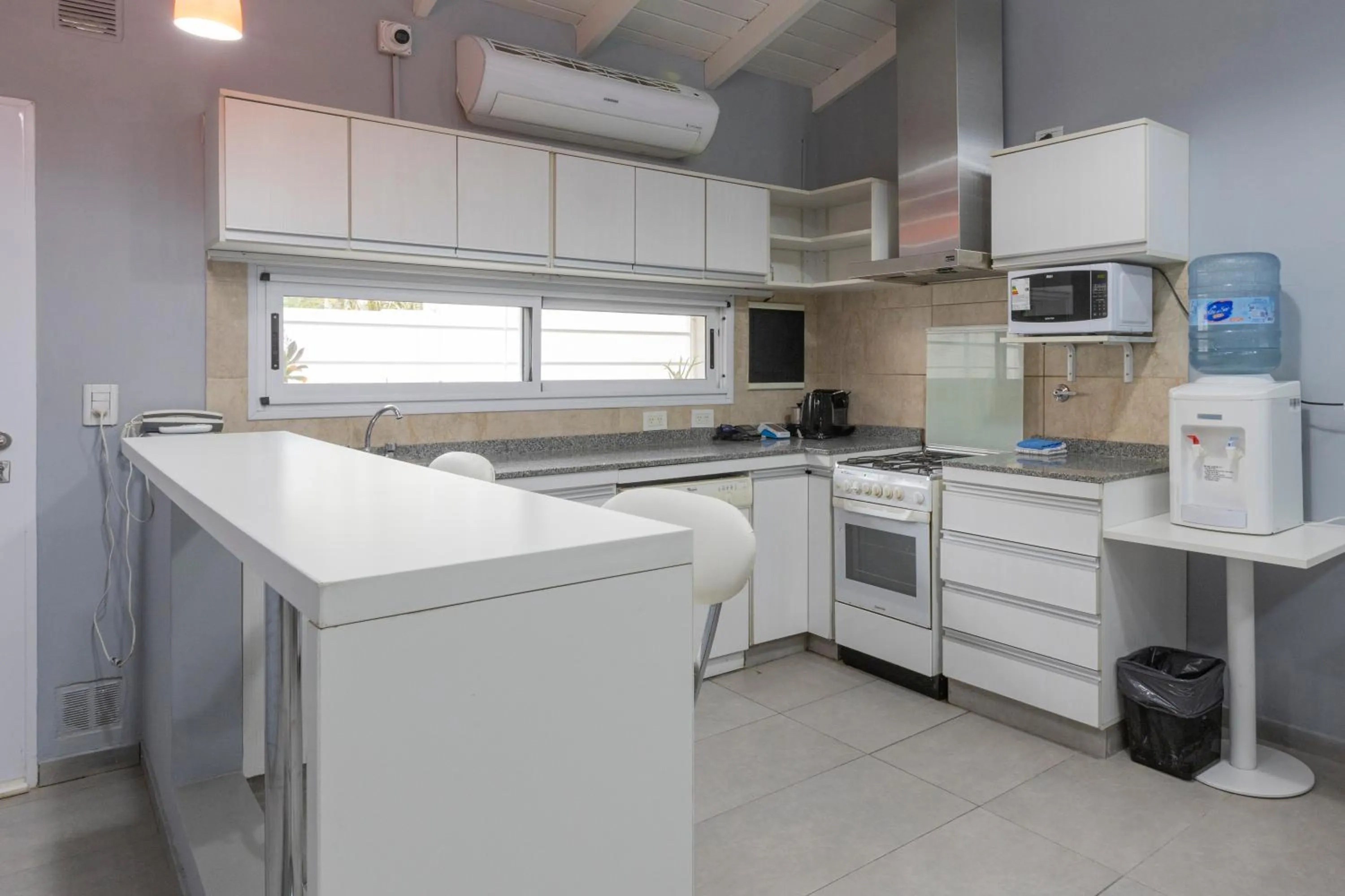 Kitchen or kitchenette in Gugasuites